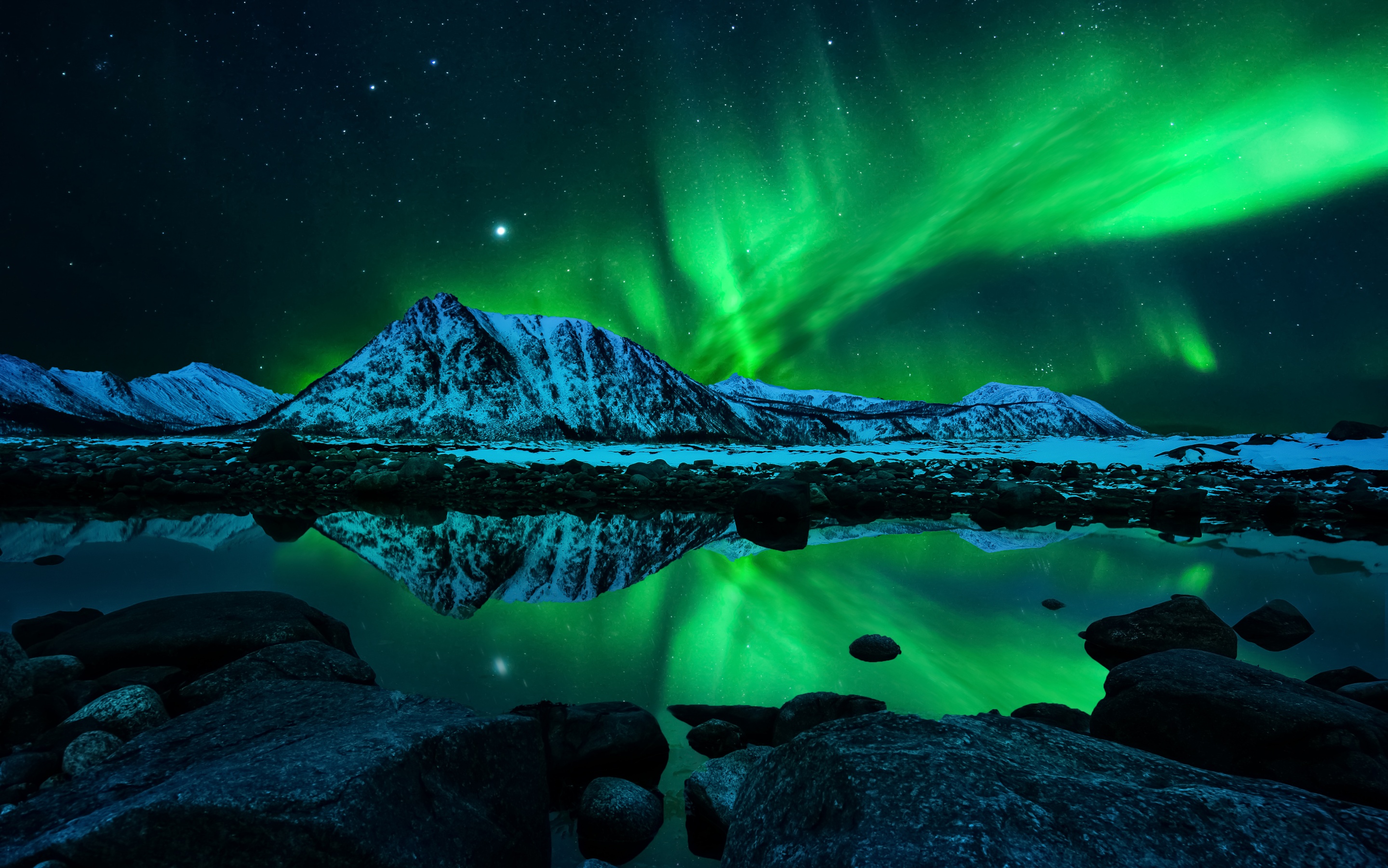 Aurora Borealis Wallpaper 4K, Night