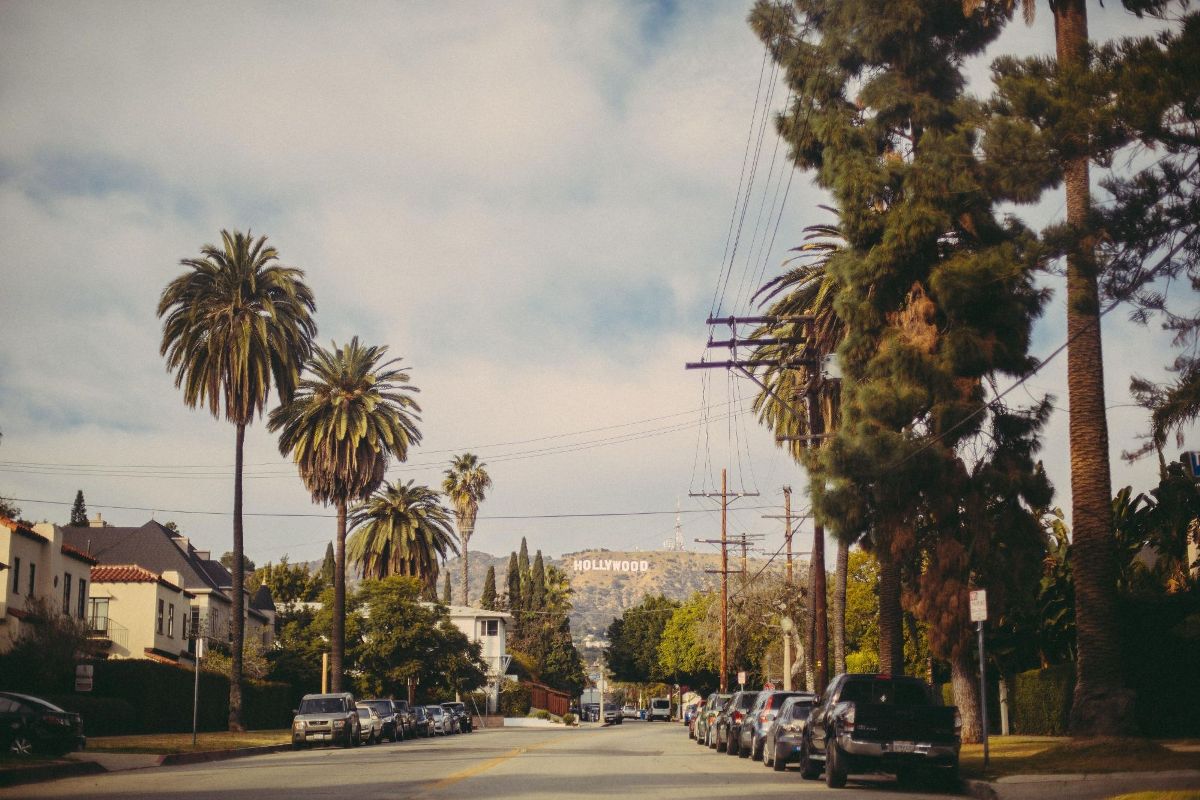 HD Desktop Background With hollywood street