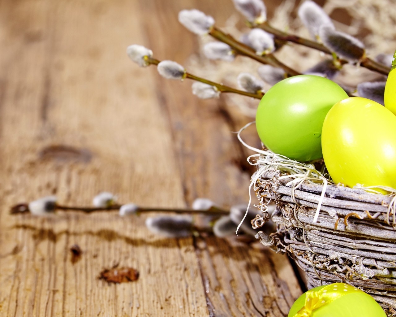 Yellow Easter Eggs 1280 x 1024 Wallpaper