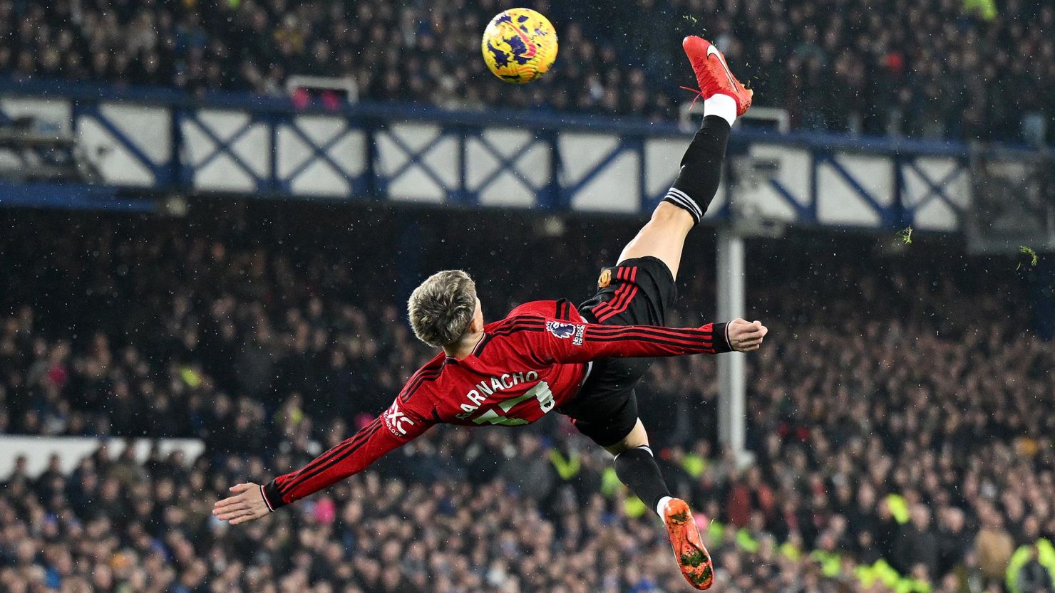 Garnacho Bicycle Kick Wallpapers - Wallpaper Cave