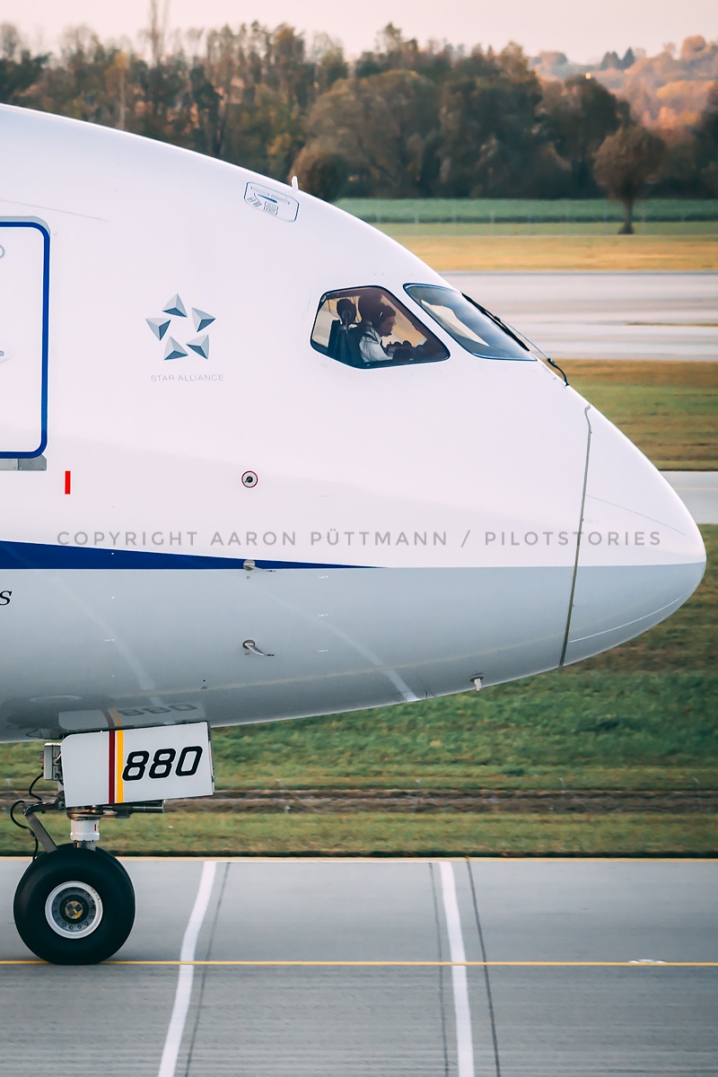 Aircraft wallpaper for your Smartphone