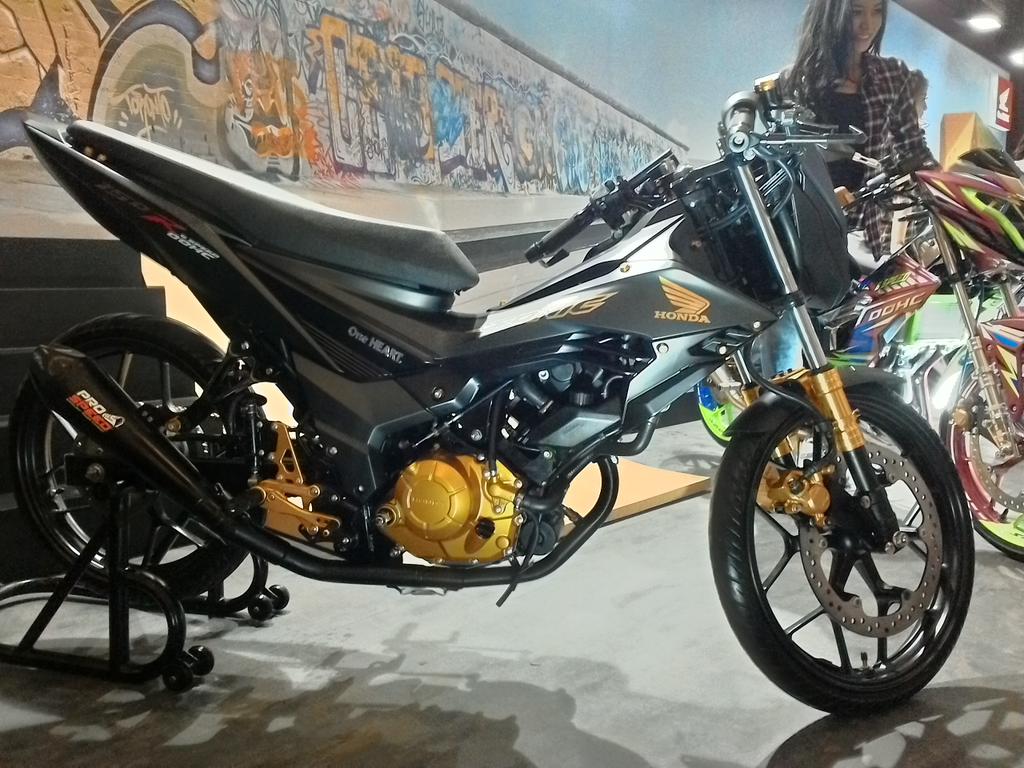 Sonic 150R modif racing sporty bro