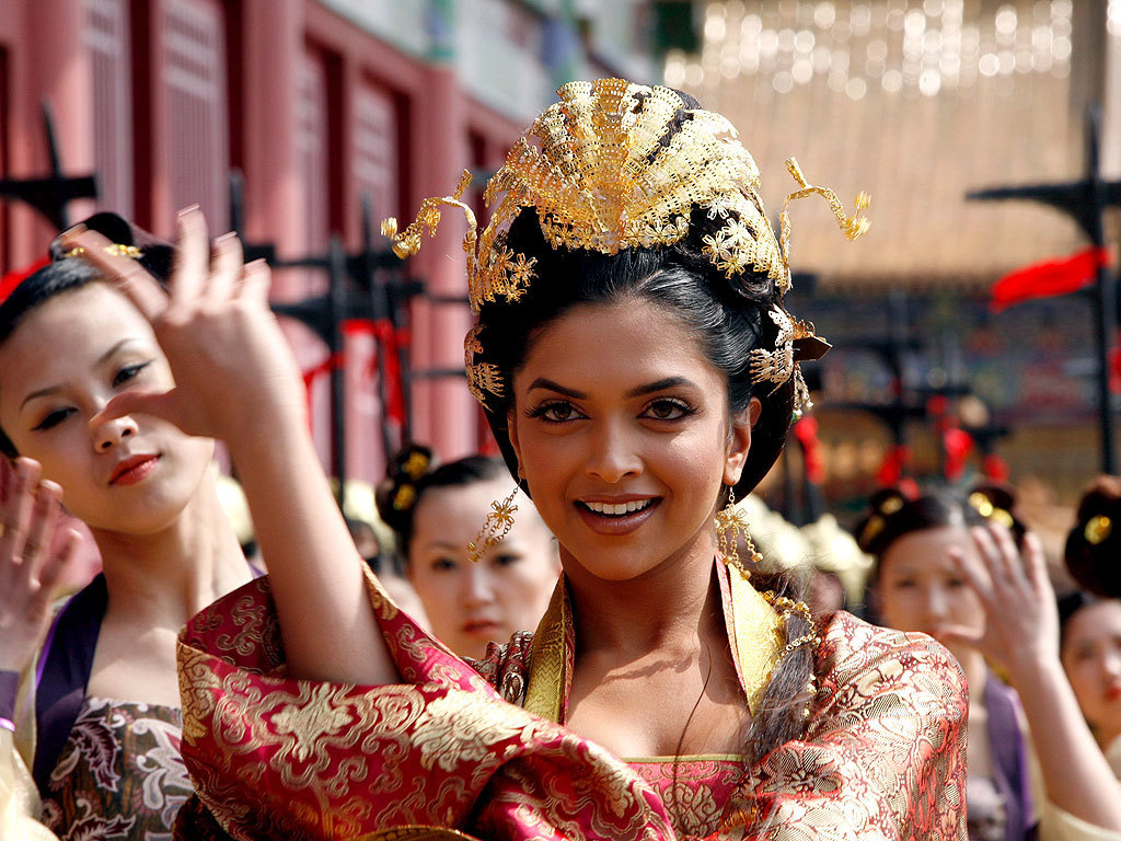 Deepika Padukone: Deepika In Chandni