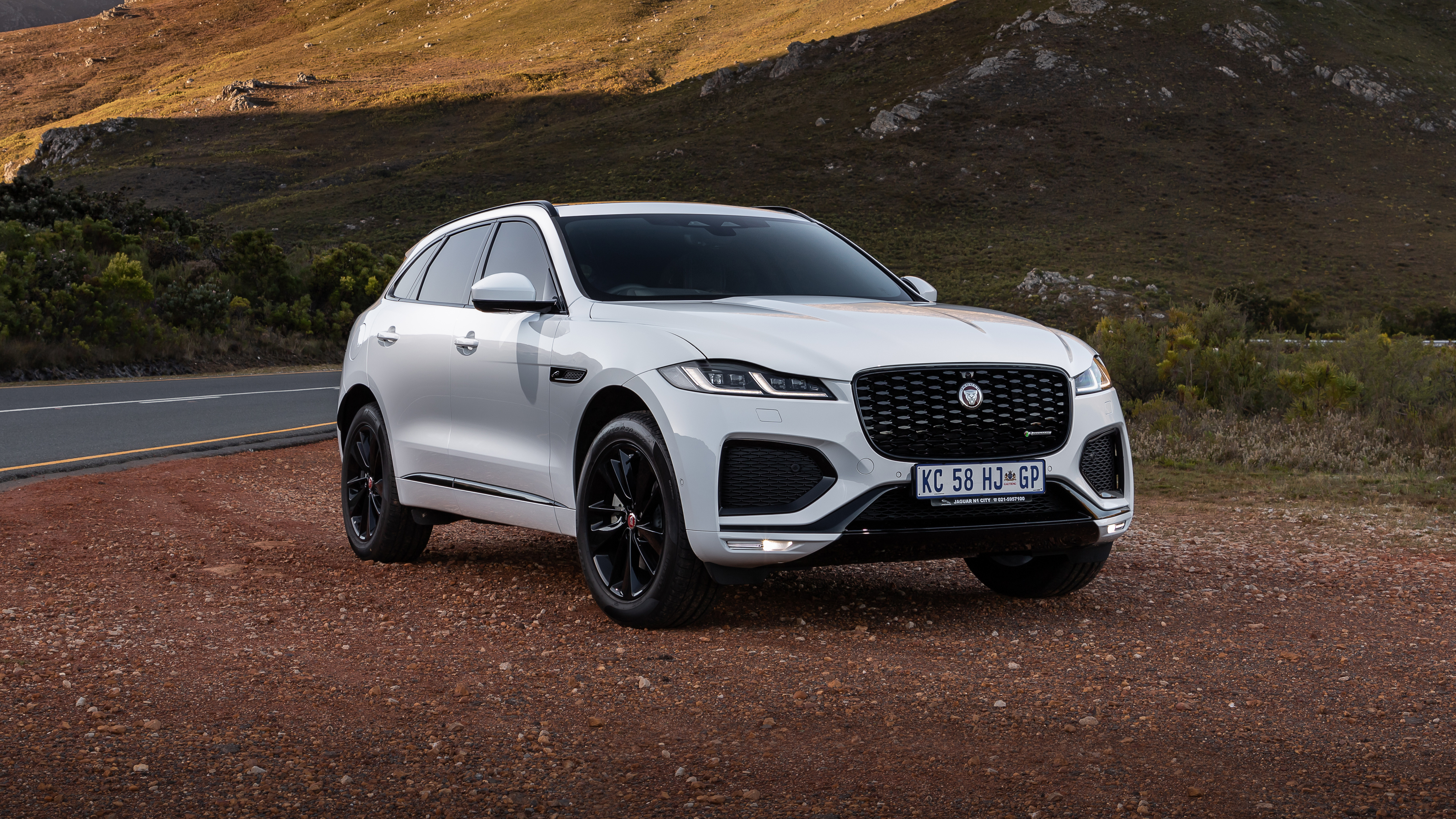 Jaguar F Pace D300 R Dynamic Black Pack