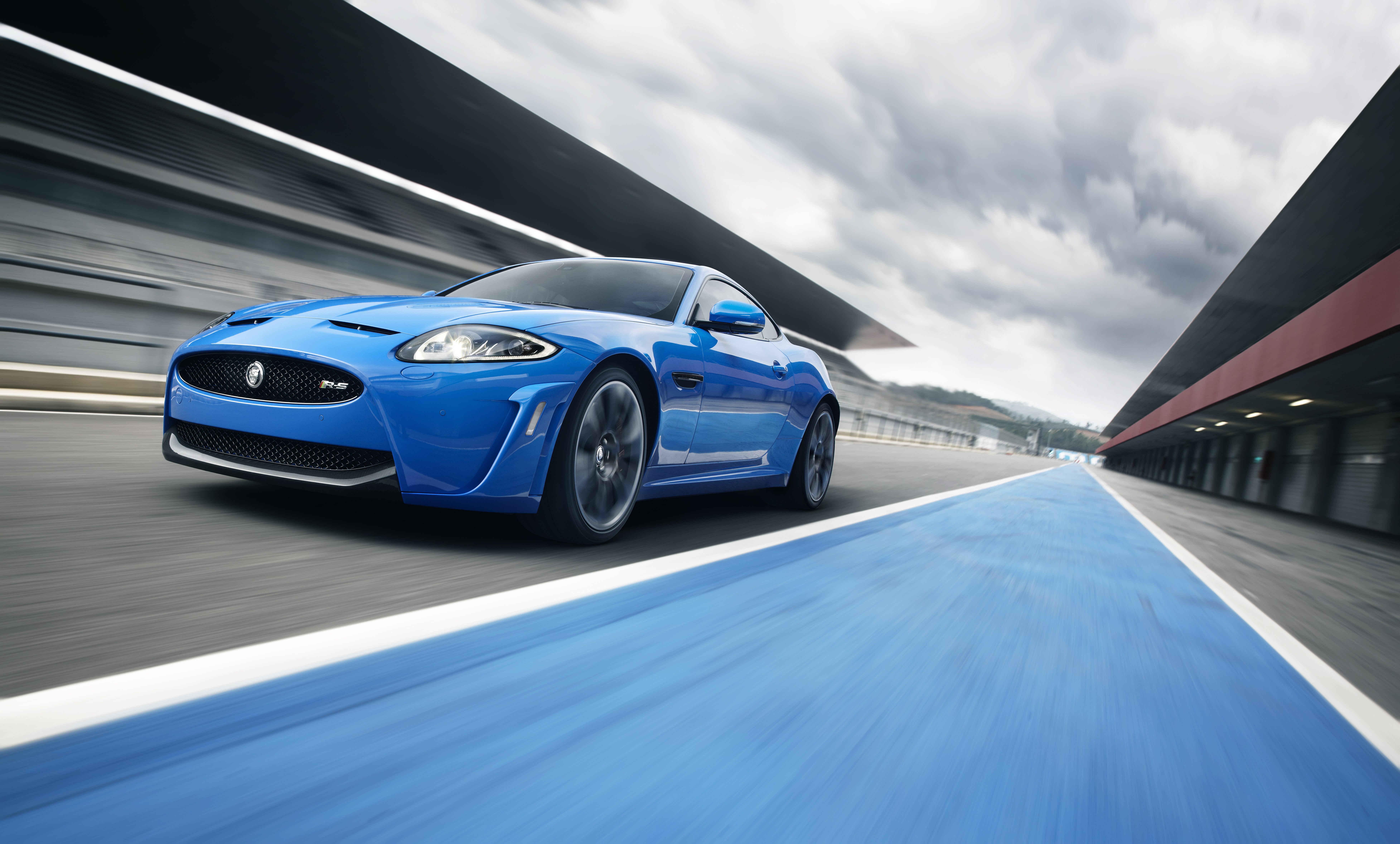 Jaguar XK Wins 'Best Performance Car