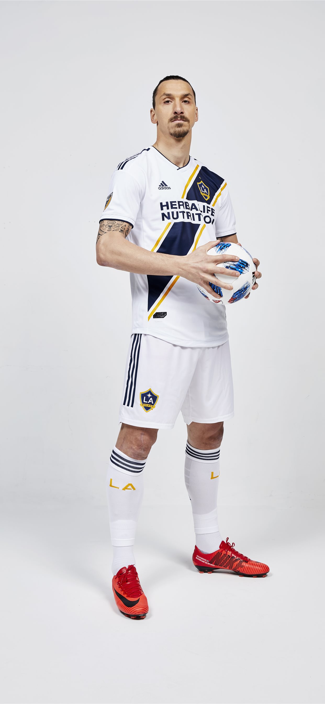 LA Galaxy on afari iPhone 11 Wallpaper