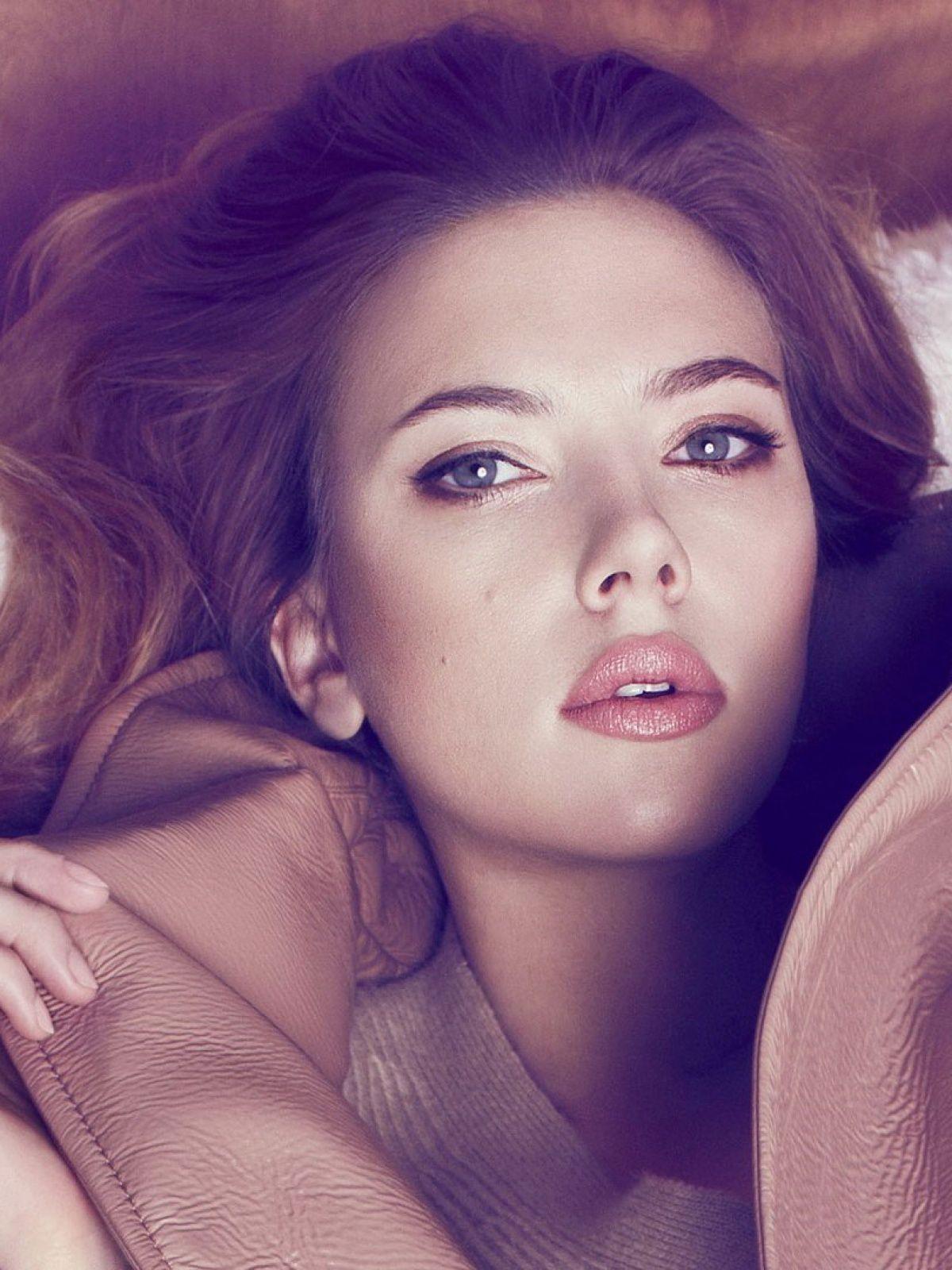 Scarlett Johansson Mobile Wallpaper