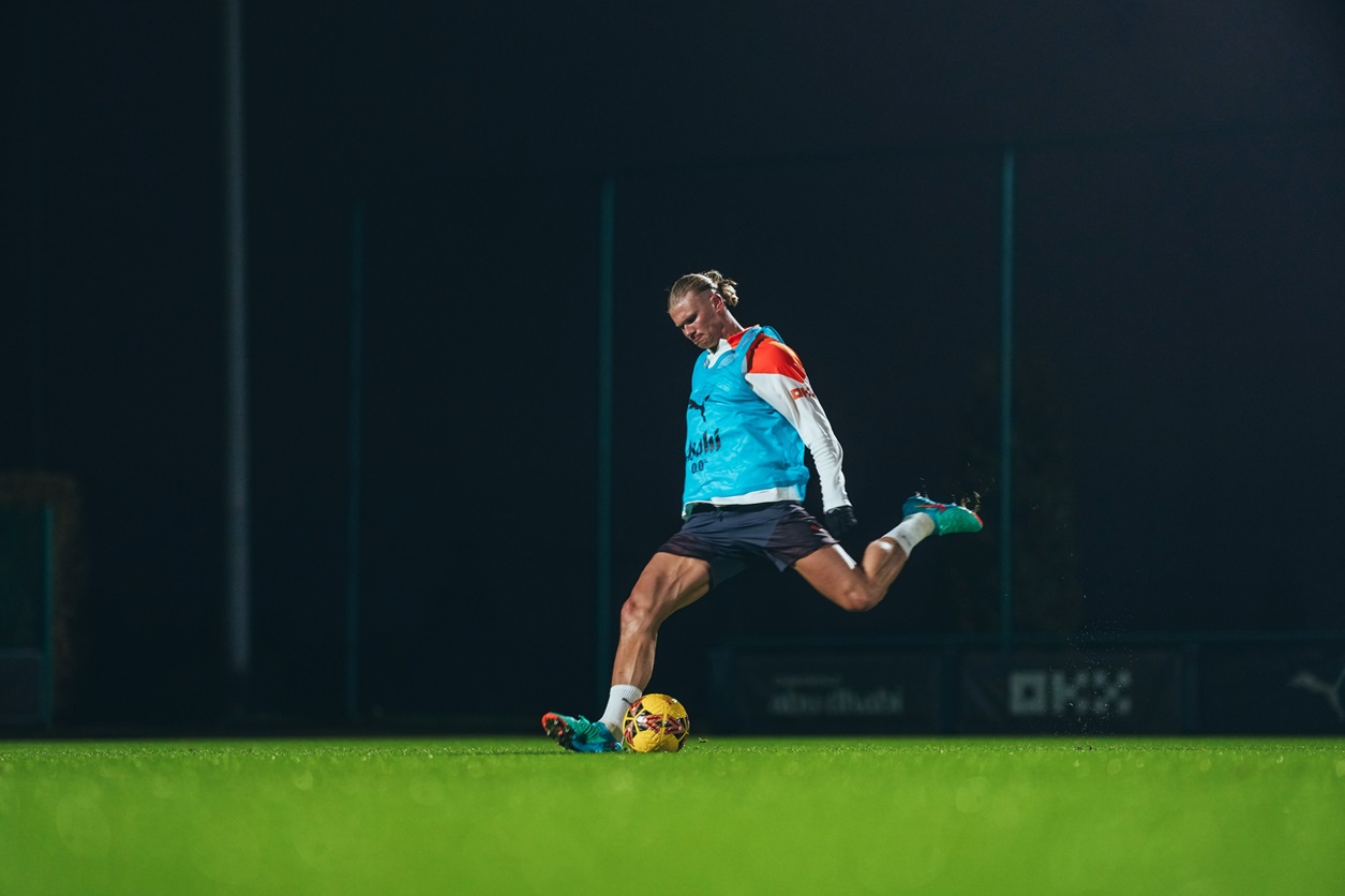 Manchester City: Holland returns to