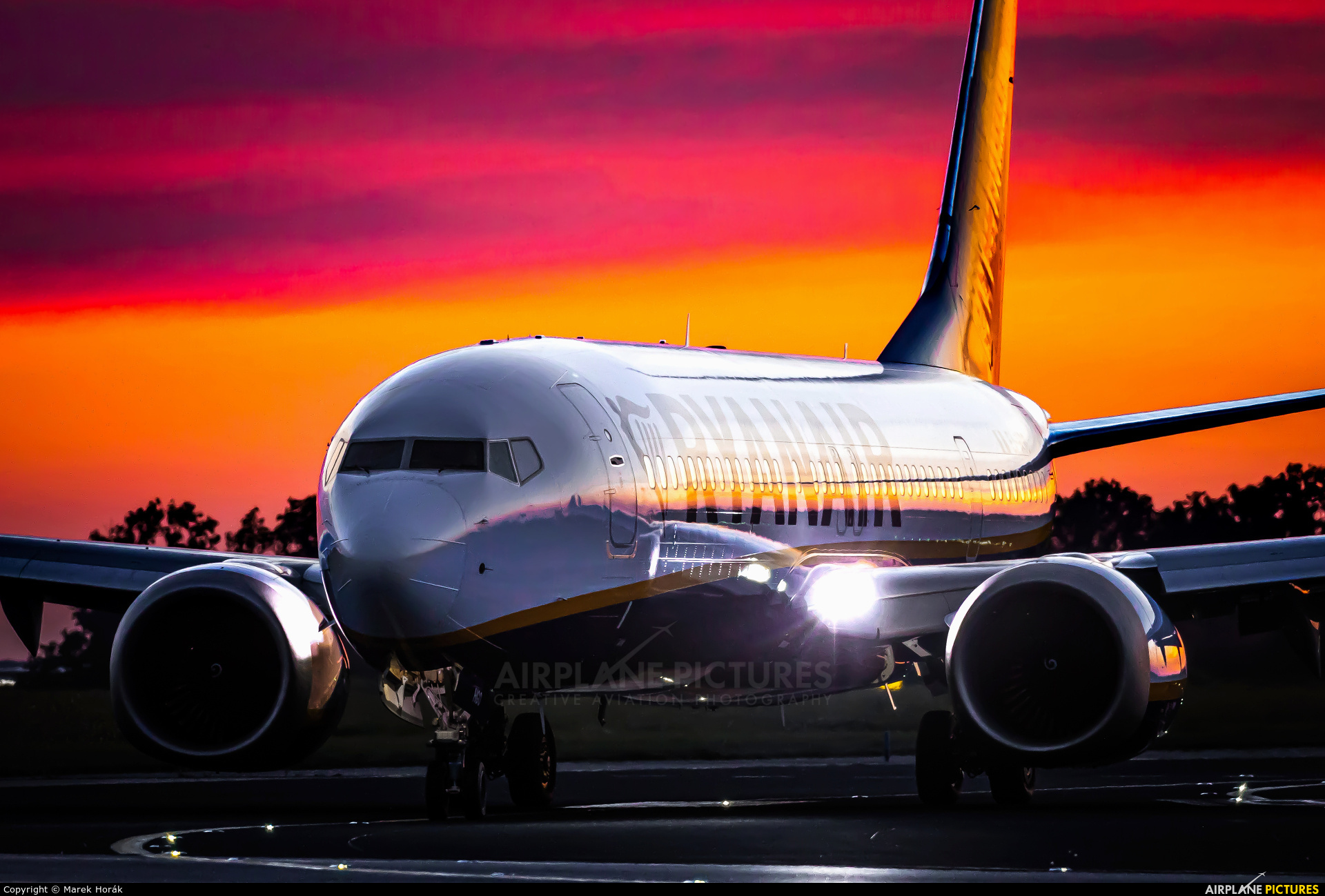 EI HGO Boeing 737 8 200 MAX