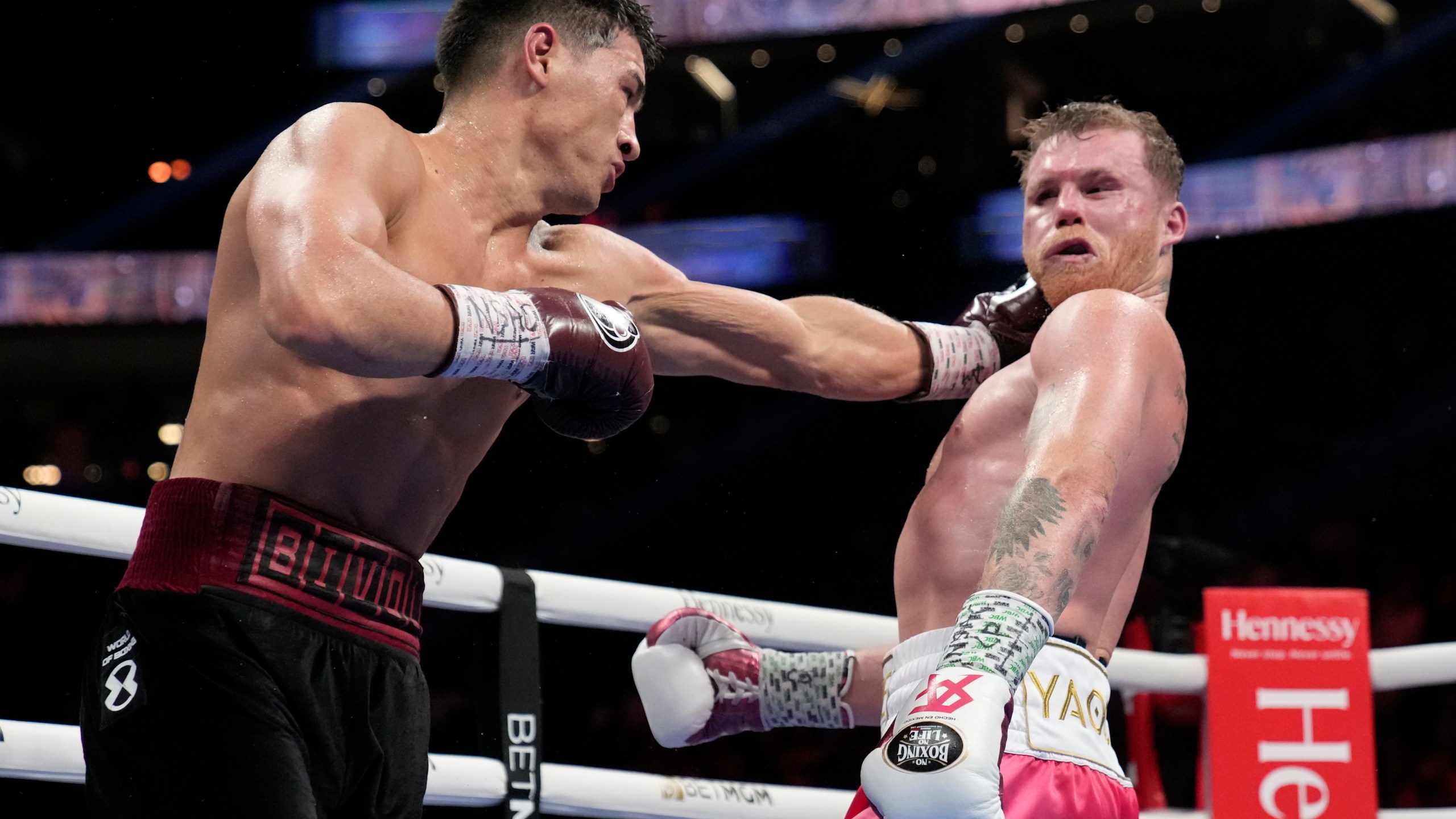 Unbeaten Bivol posts upset of Canelo