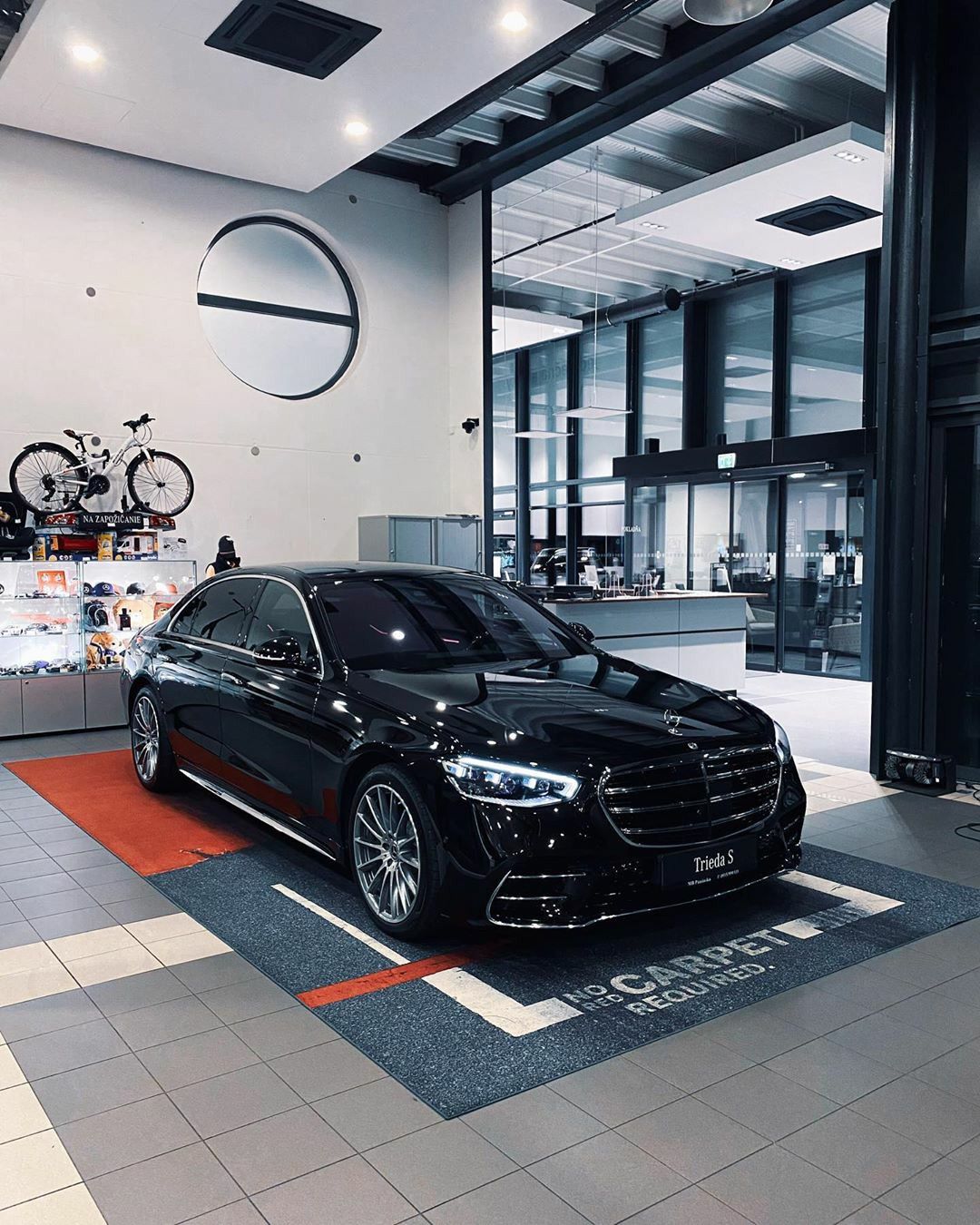 Mercedes benz world, Luxury cars