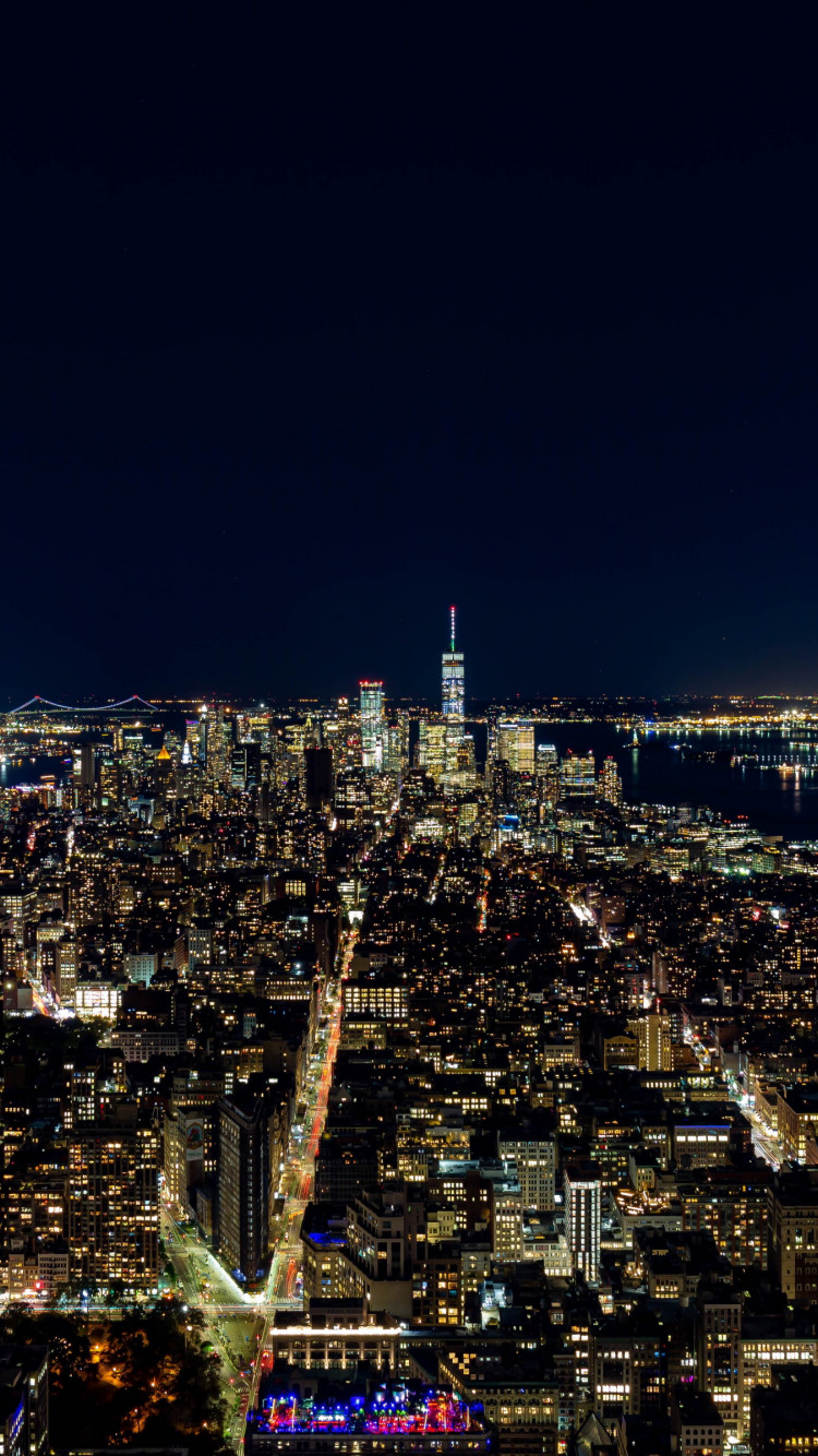 Night skyline from New York 750x1334