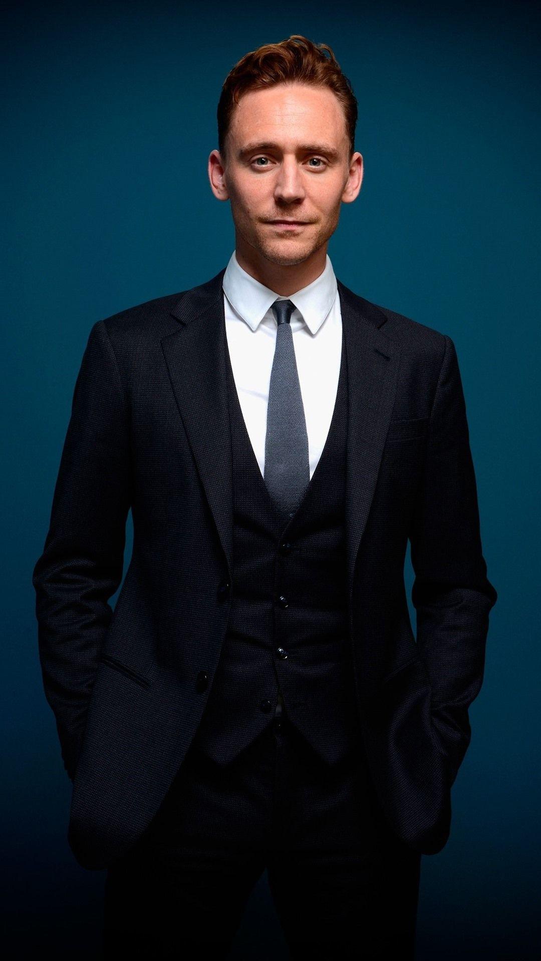 Tom Hiddleston iPhone Wallpaper