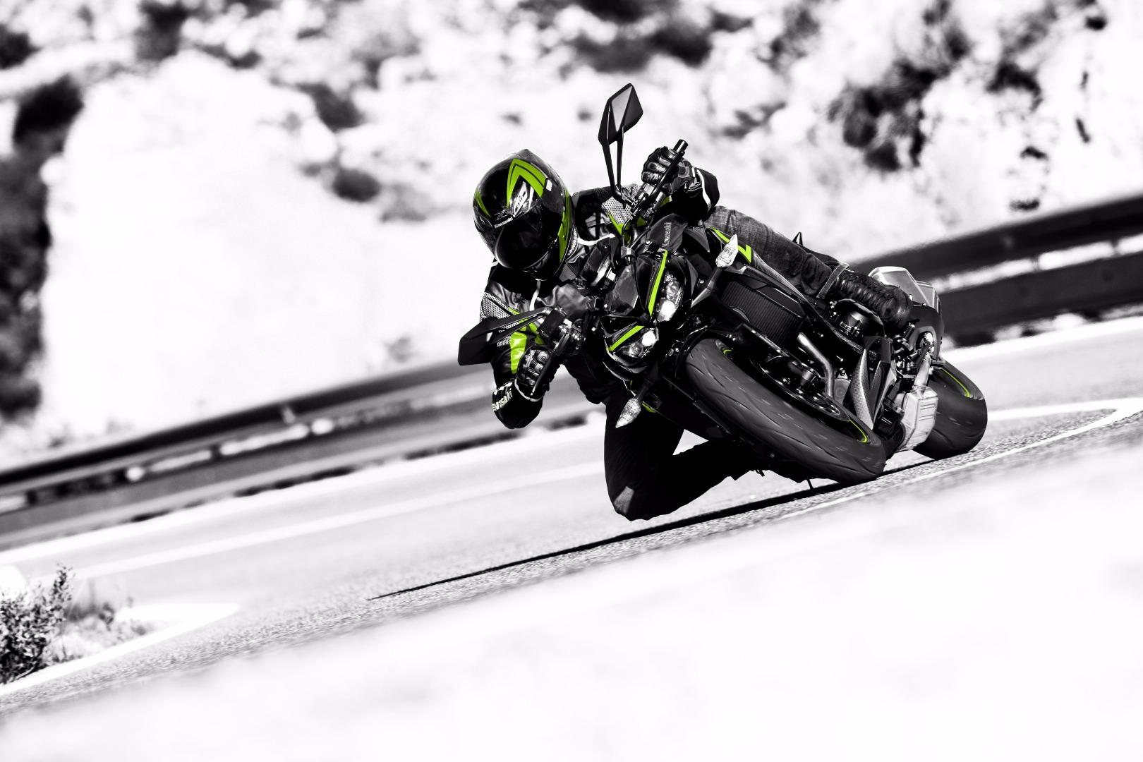 Kawasaki Up Specs The Z1000 With An R
