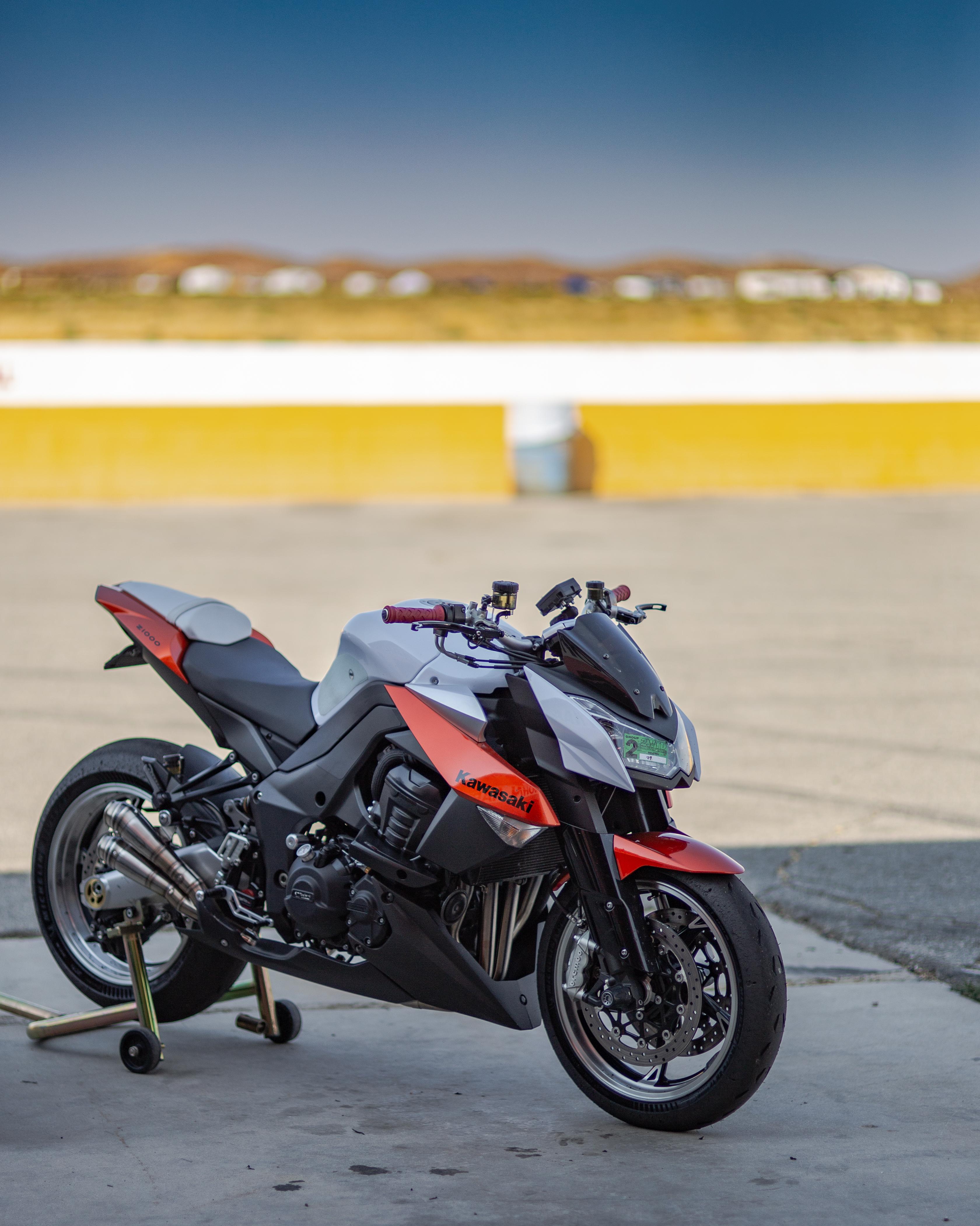 My Kawasaki Z1000 in the pit lane