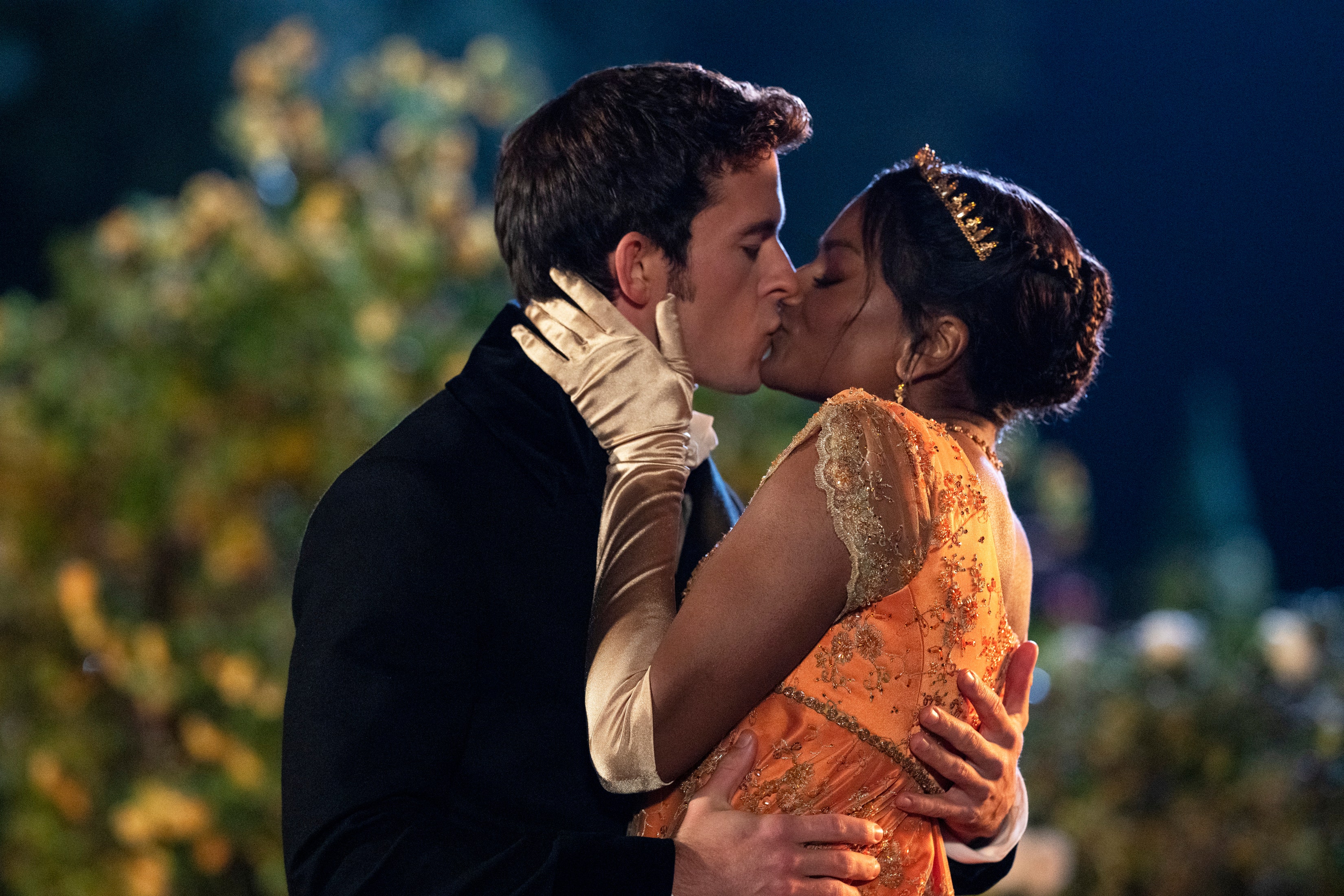 Bridgerton Fans Are Freaking Out Over