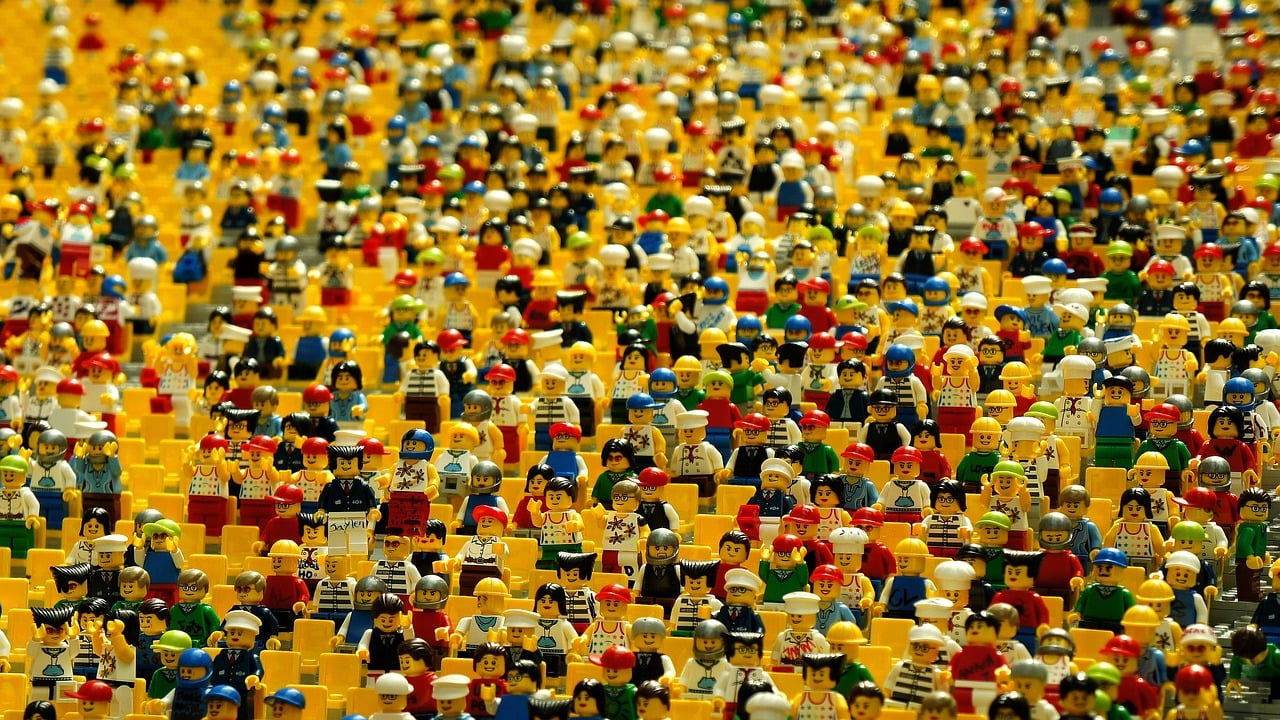 Free Crowd Of People & Crowd Image