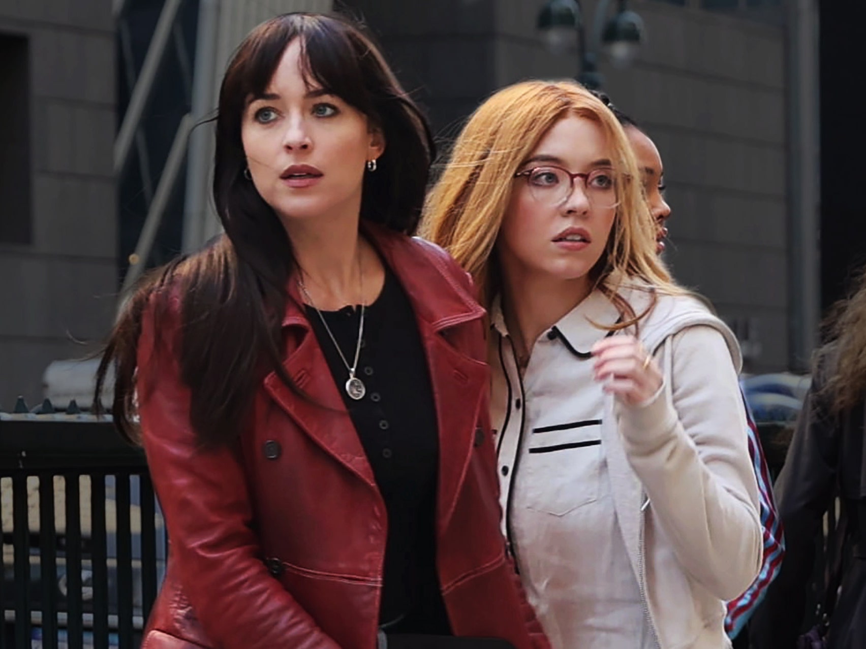 Dakota Johnson & Sydney Sweeney Filming