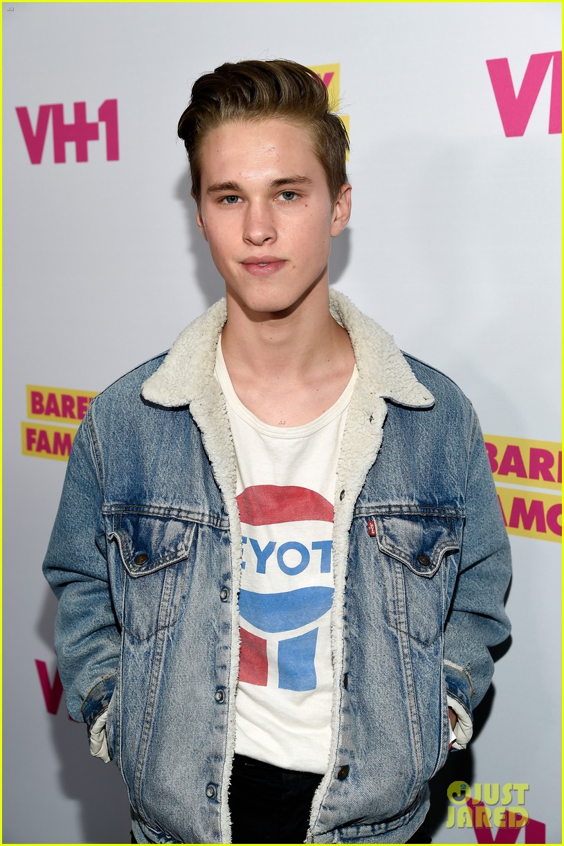 Singer Ryan Beatty Comes Out as Gay