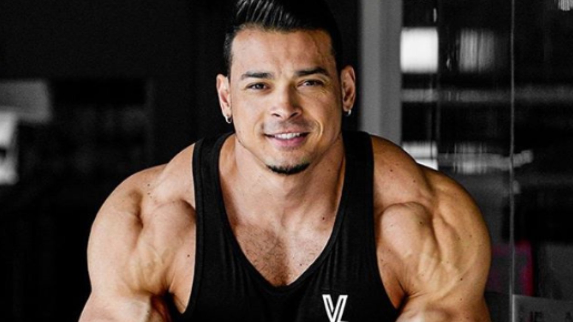 Felipe Franco revela rosto do filho em