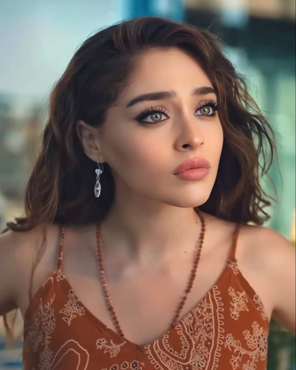 Cemre Baysel. Pose reference photo