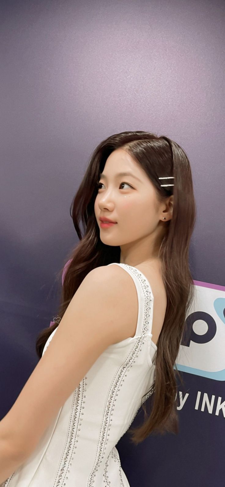 le sserafim kazuha lockscreen. Explore