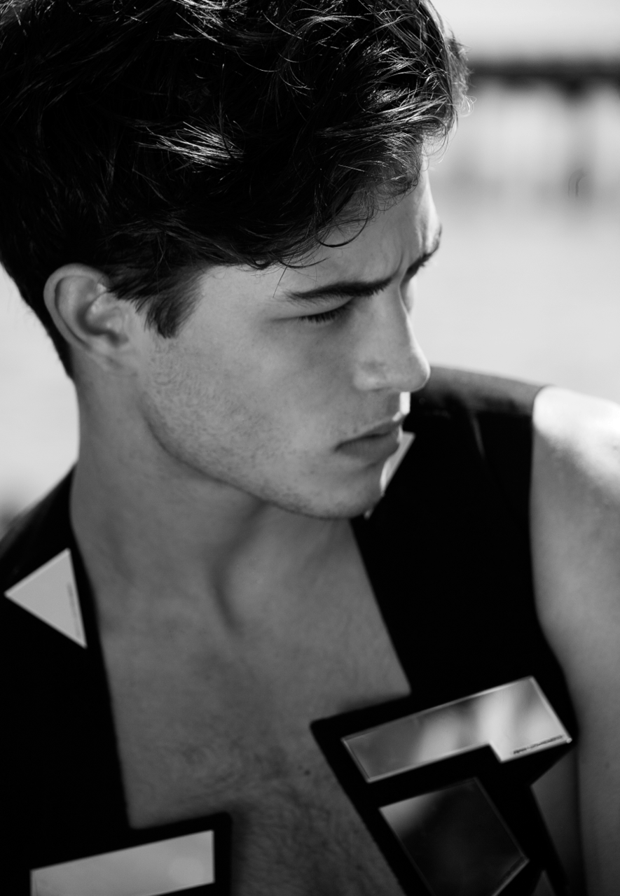 Francisco Lachowski Wallpaper