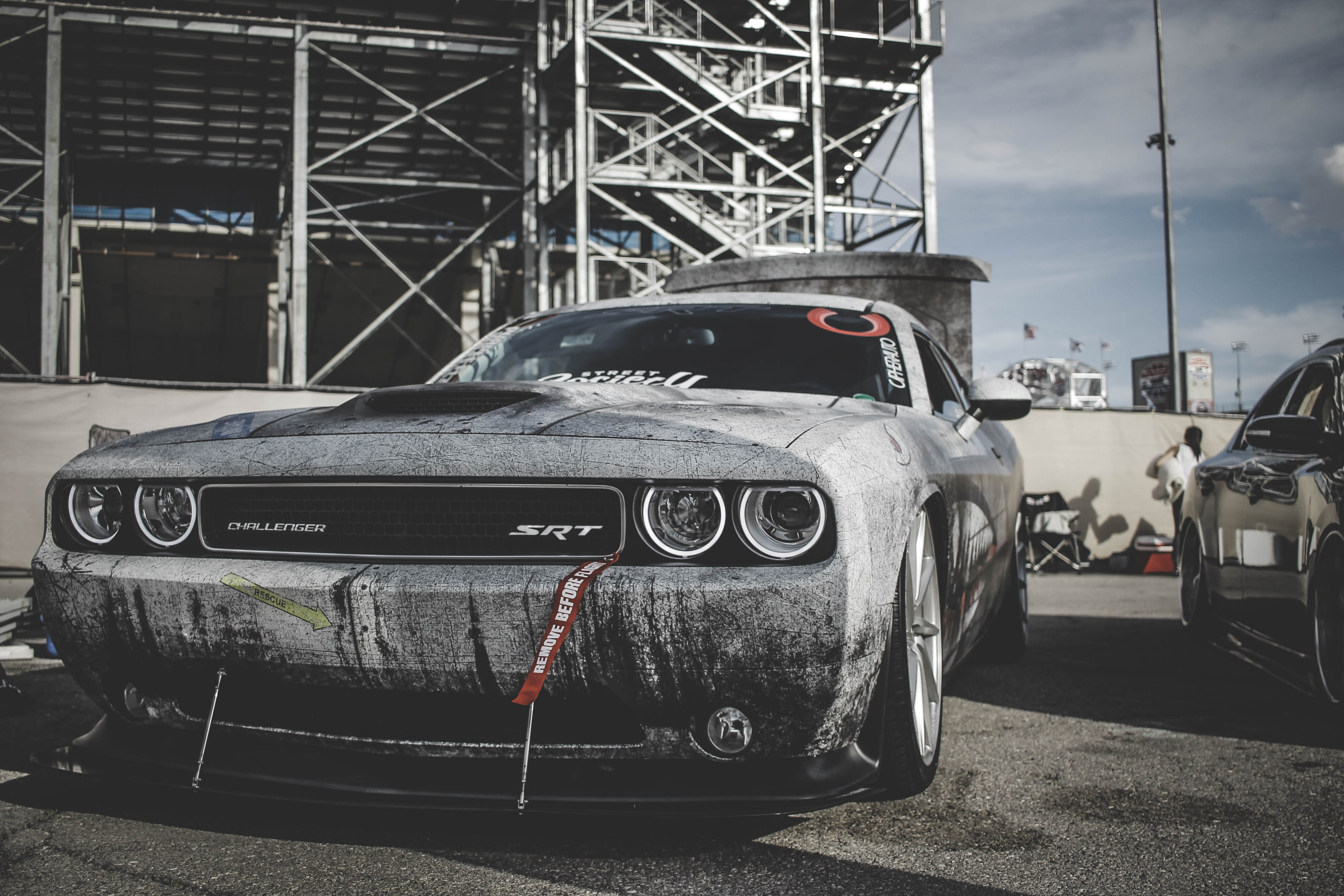 Download Dodge Challenger wallpaper