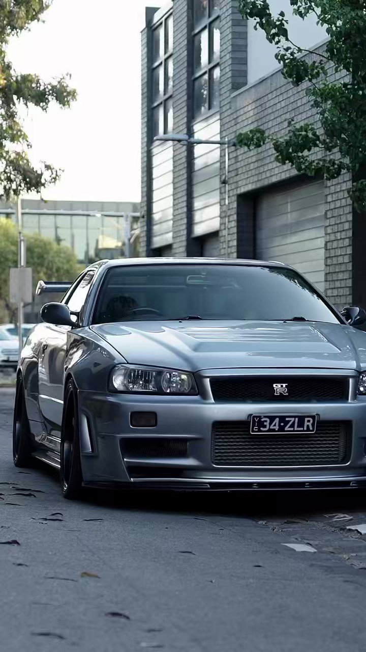 LUX Lifestyle Skyline GTR