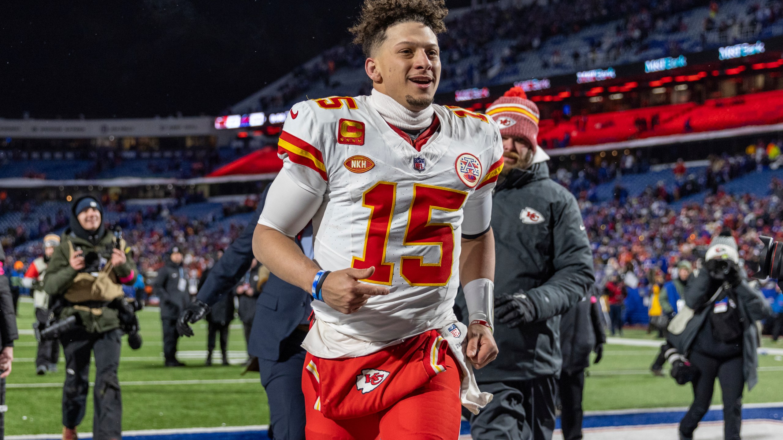 Patrick Mahomes reacts to dad bod video