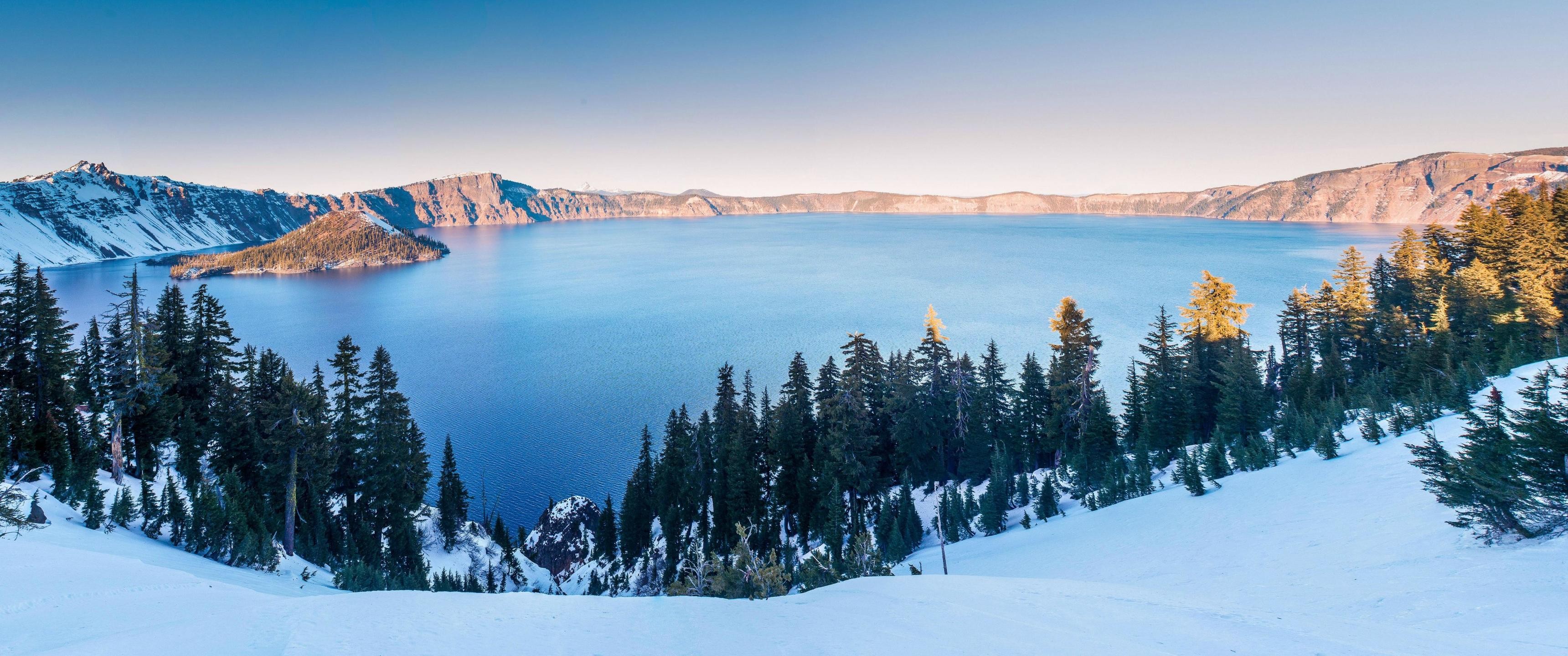 Crater Lake in winter [3440 x 1440], r