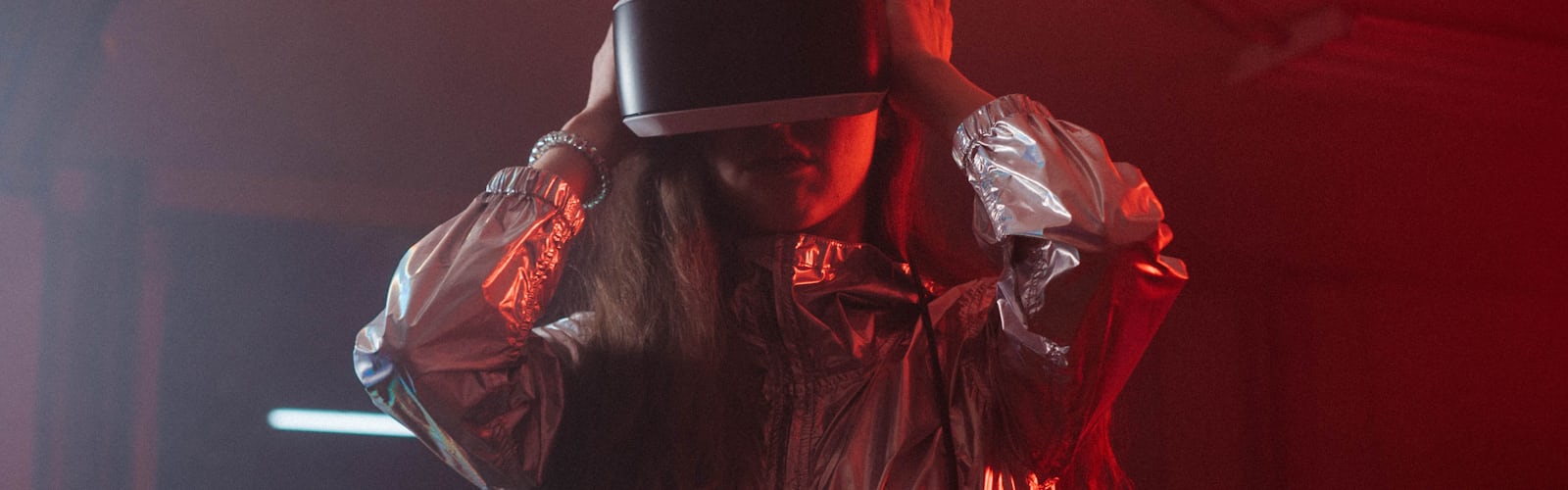 Virtual Reality (VR) & Augmented