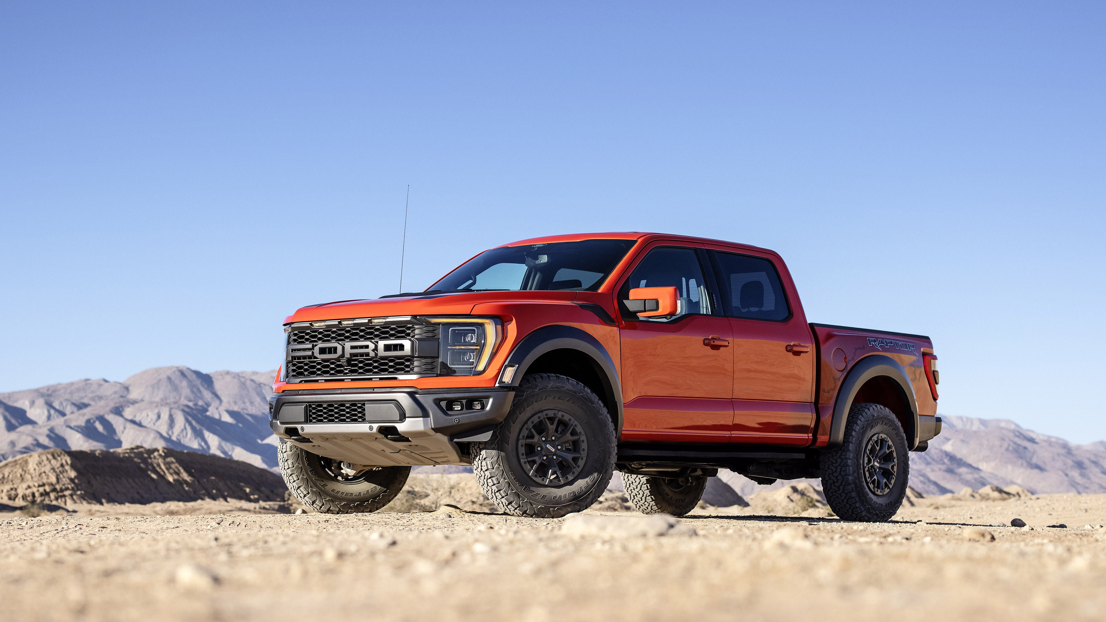 Download Ford F 150 Raptor wallpaper