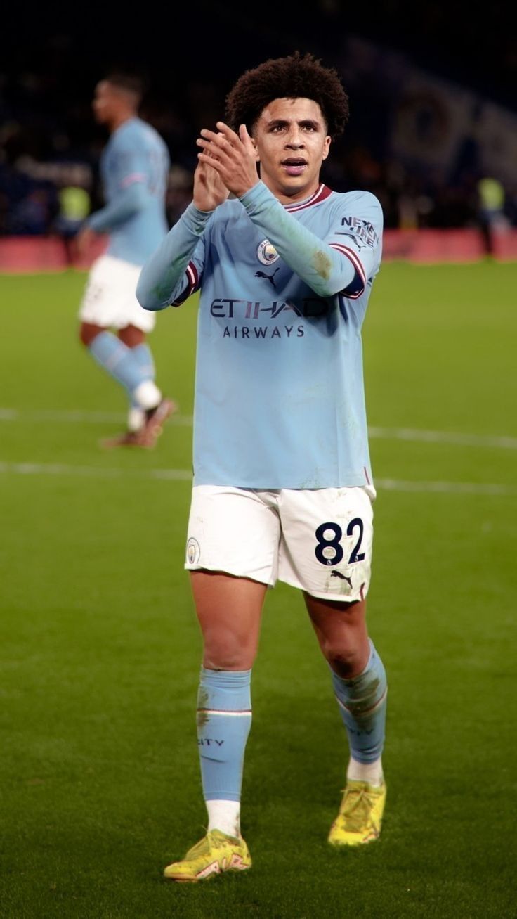 Rico Lewis. Manchester city, Football