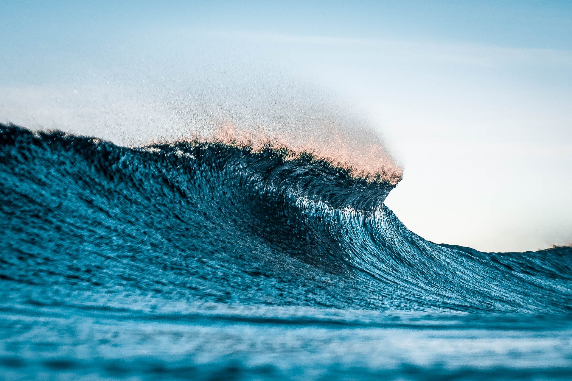 Monster Swells. Biggest Waves in the World