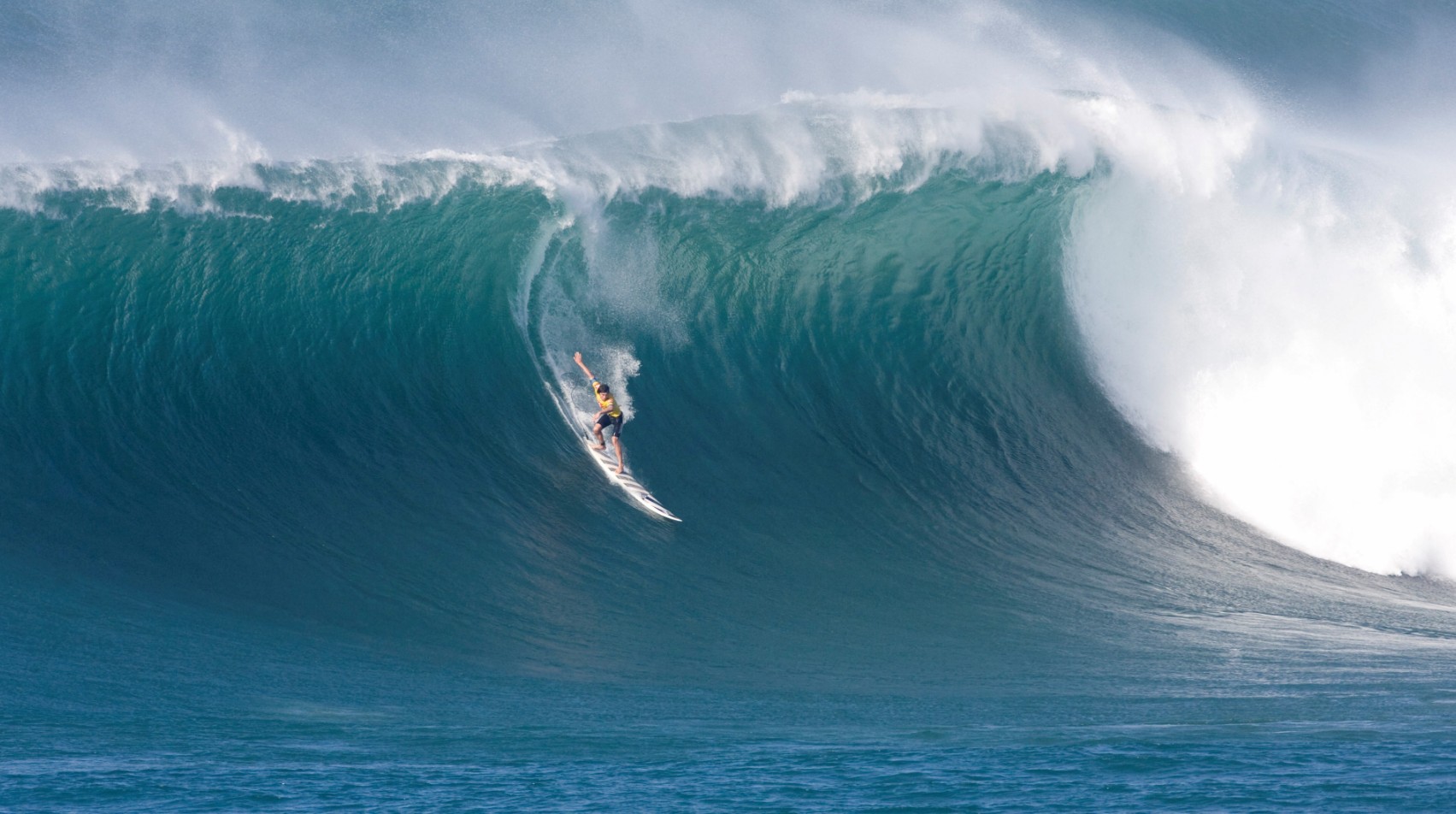 Big Wave Surfing. Aloha Surf Guide