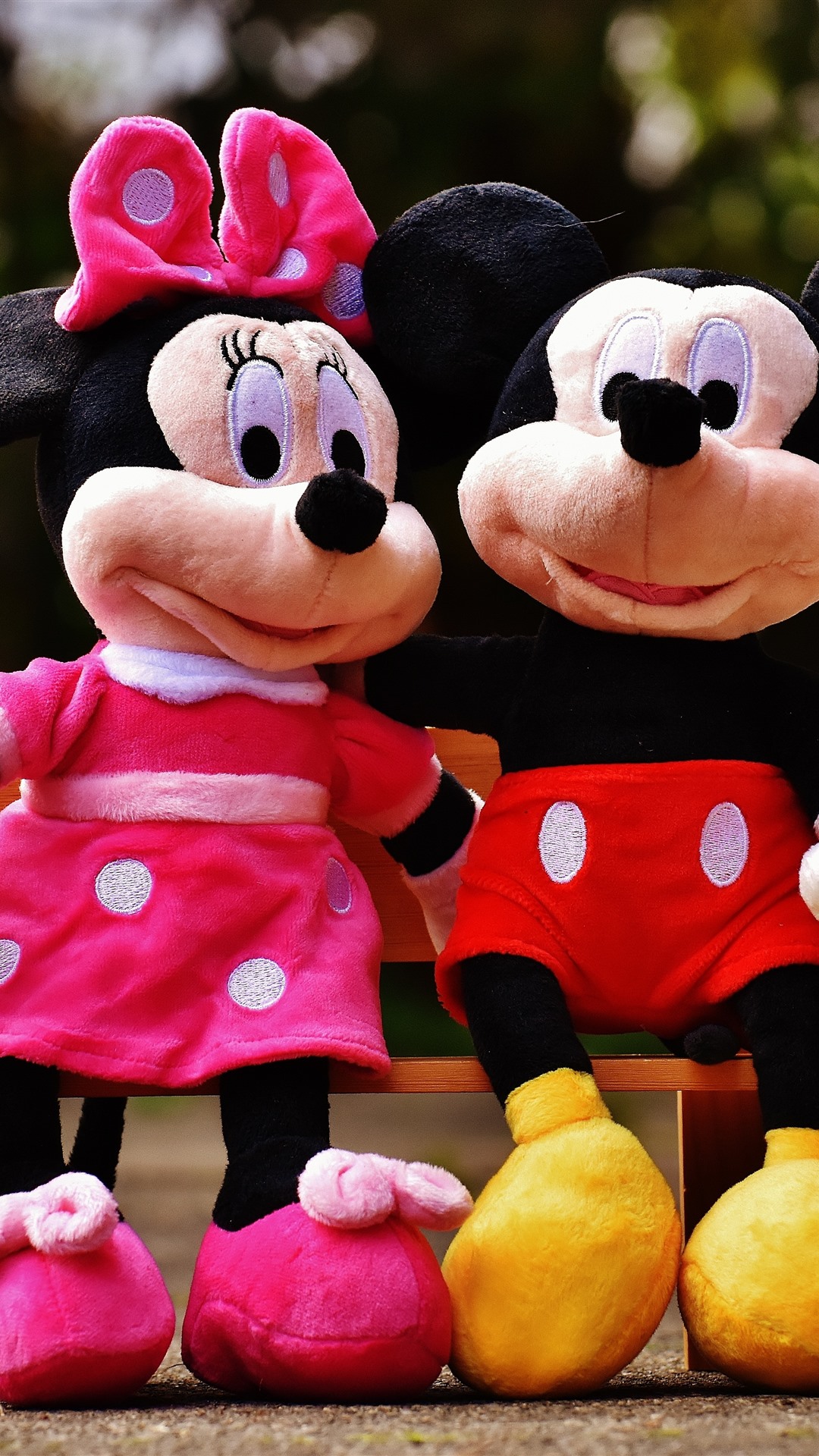 Mickey and Minnie, mouse 1242x2688