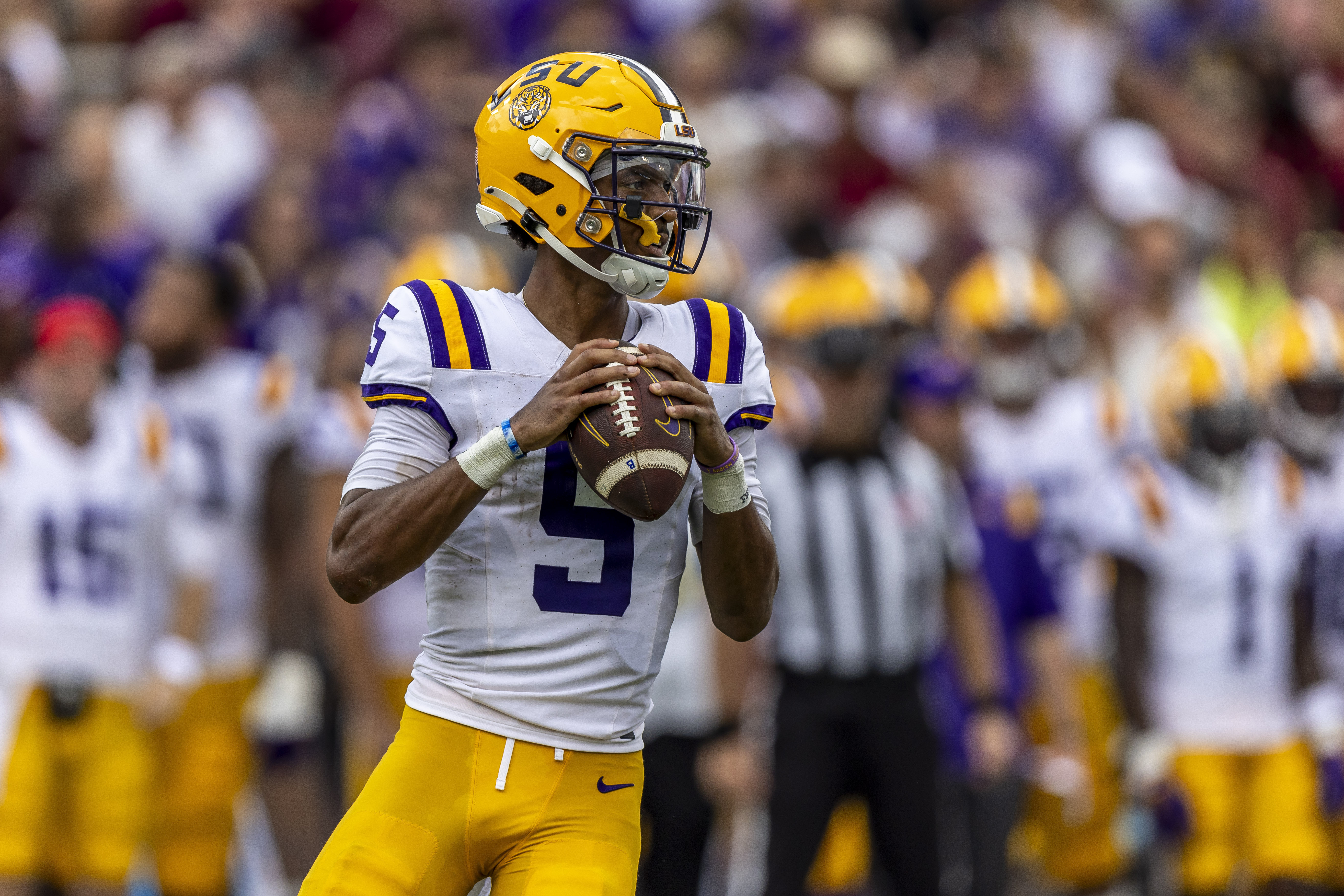 LSU Football: Jayden Daniels earns