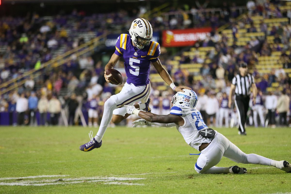 Jayden Daniels Named SEC Player