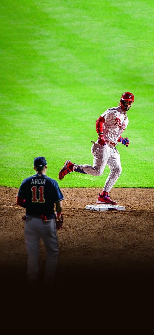 Harper 'Staredown' into a mobile
