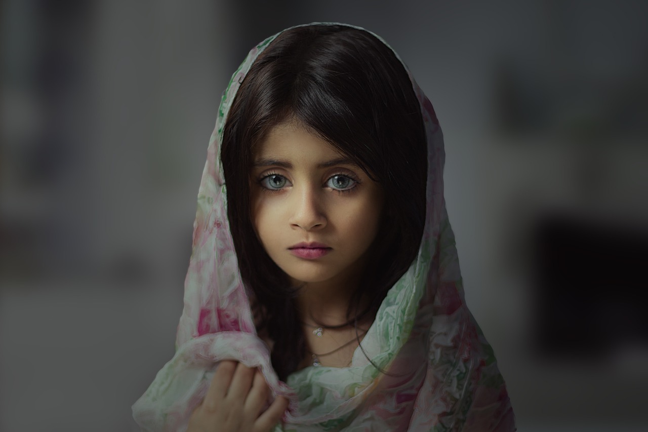 Free Arab Girl & Girl Image