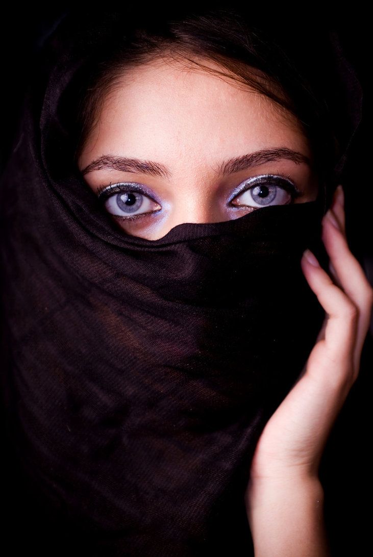 Black magic love spells, Purple eyes