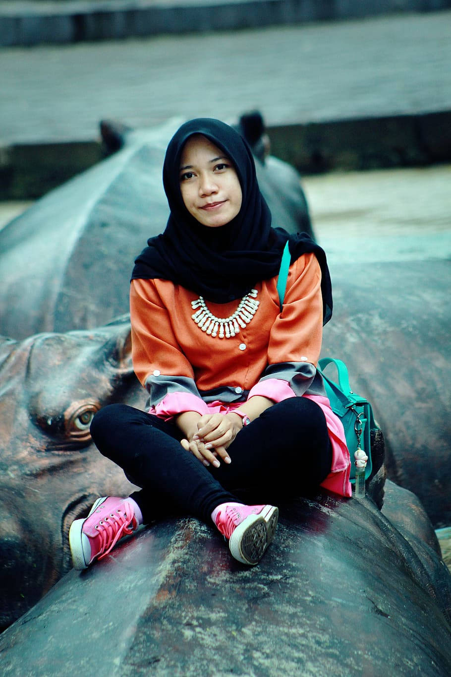 Hijab Girl Wallpaper