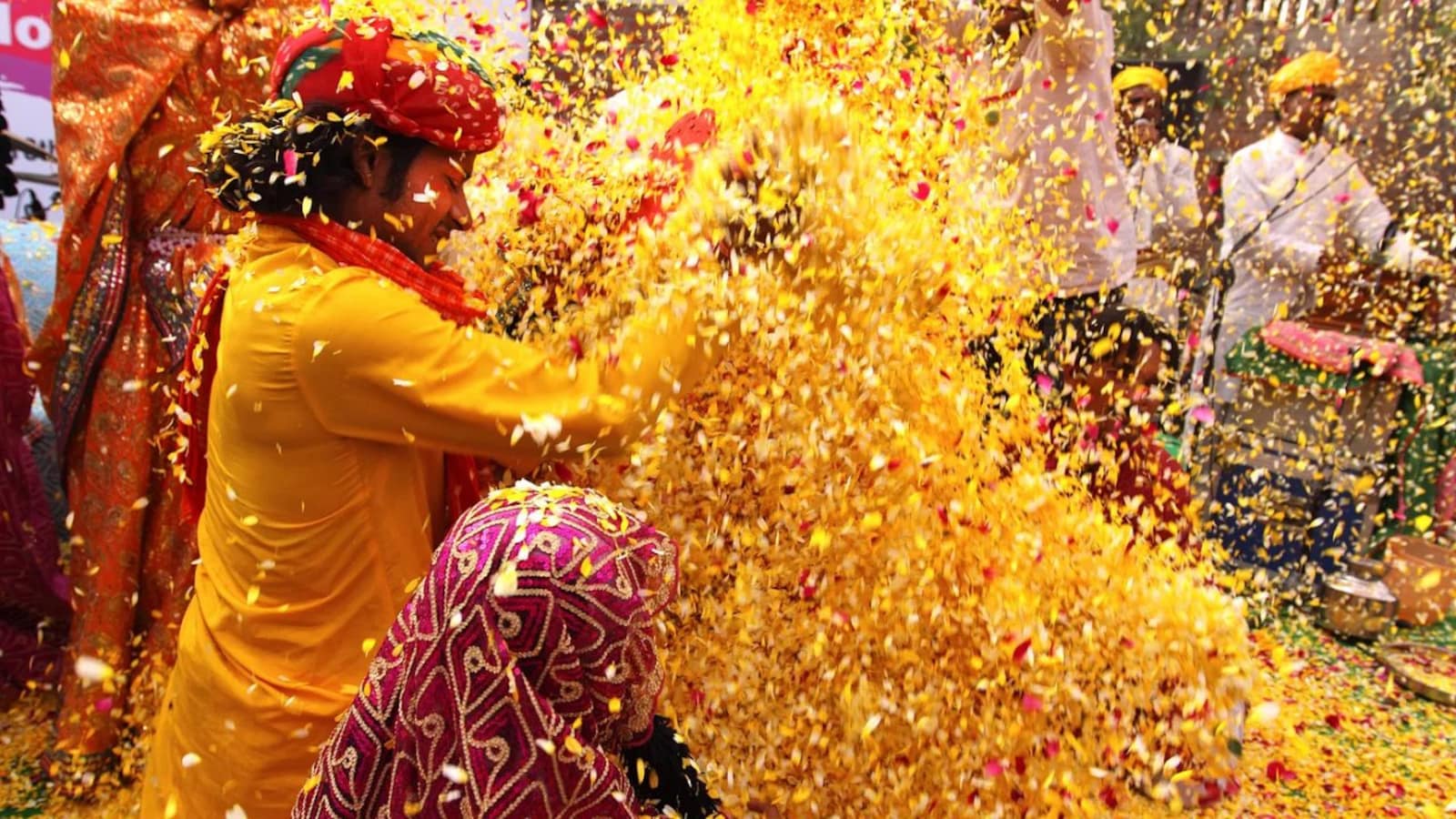 Happy Holi 2023: Wishes, quotes