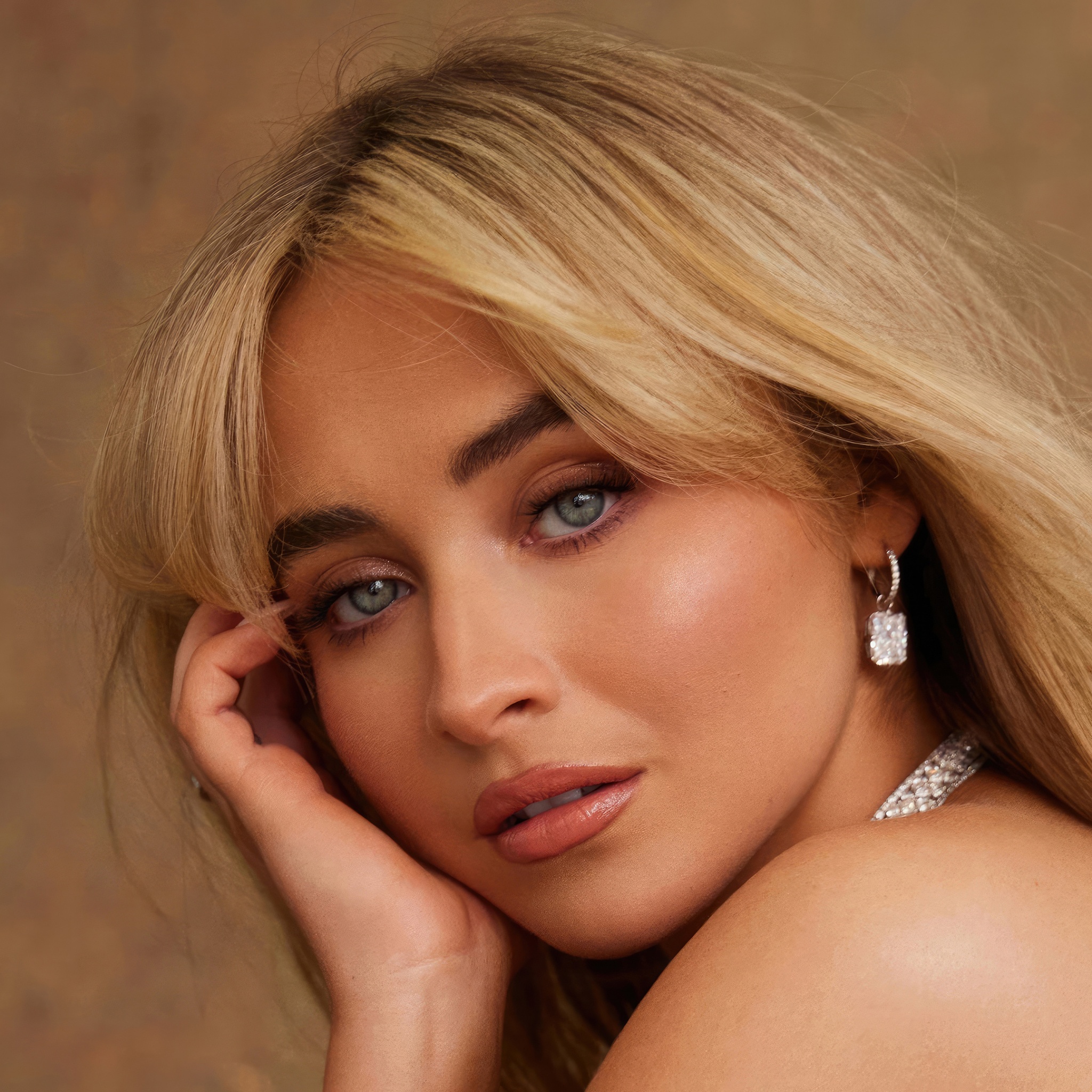 Sabrina Carpenter Wallpaper 4K