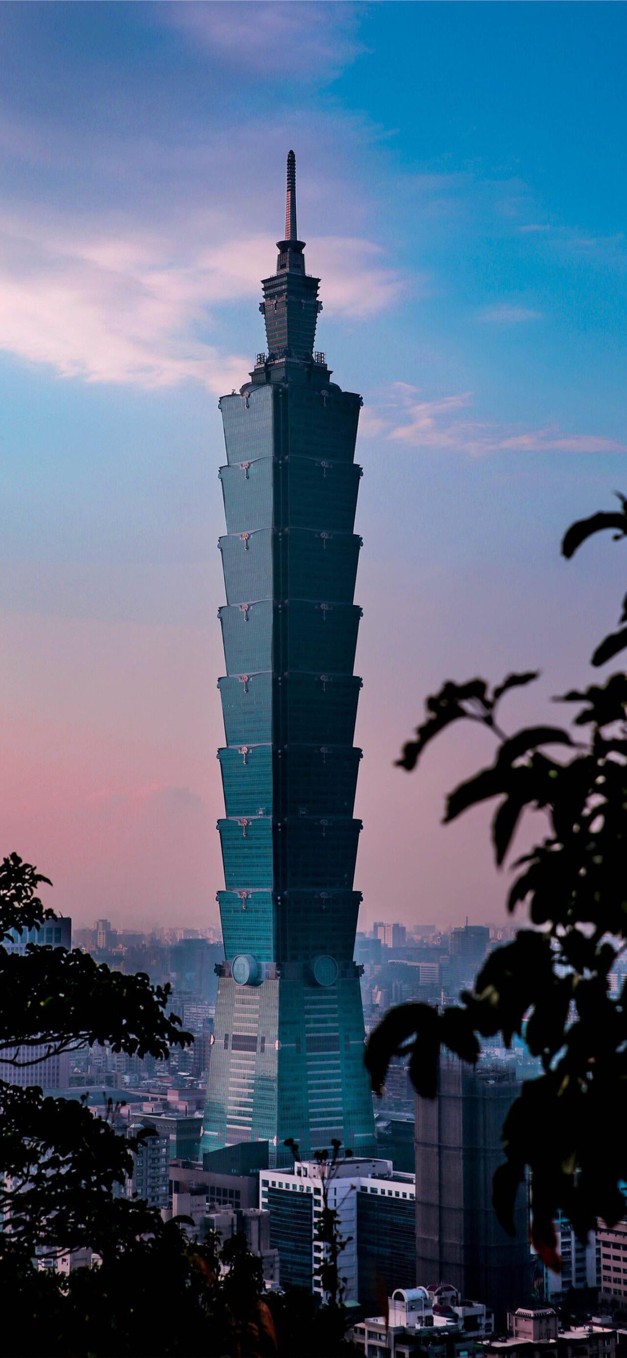 Taipei 101 Observatory (Taiwan). Depth