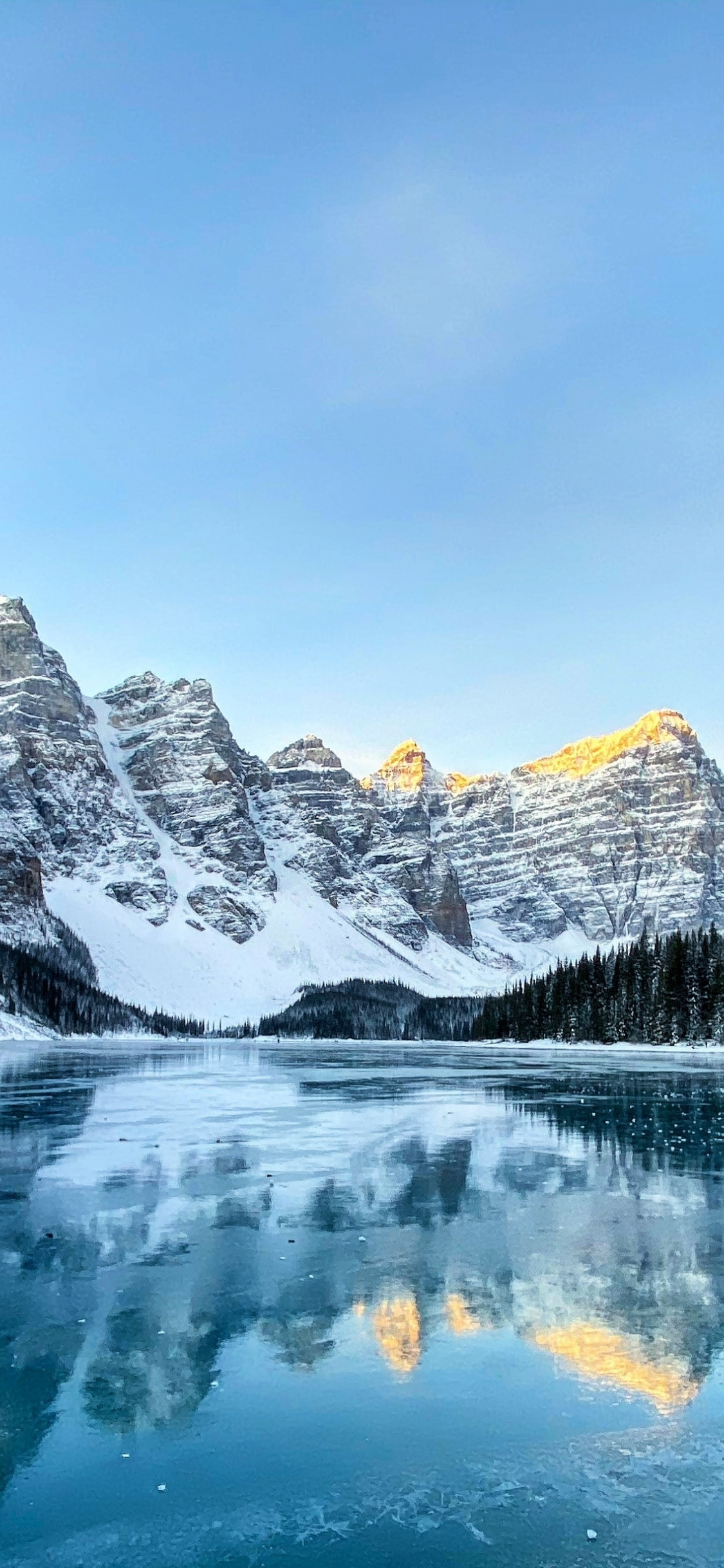 Download wallpaper 1125x2436 moraine