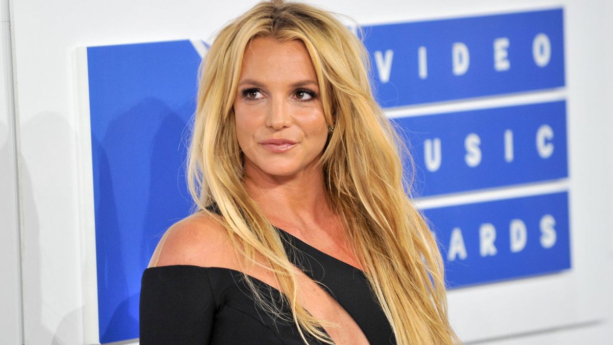 Britney Spears Posted Steamy Photo