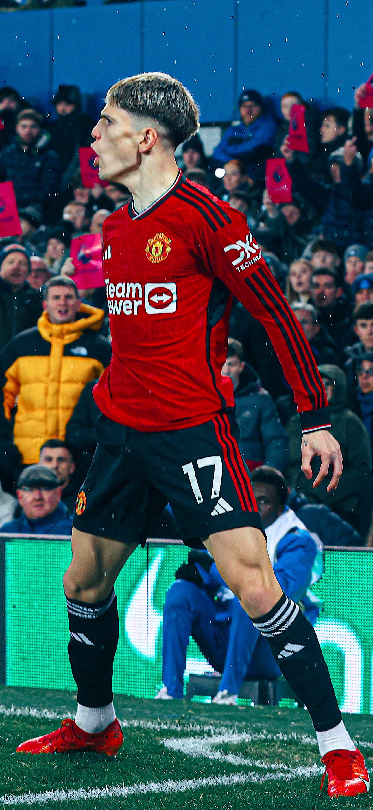 X: Garnacho header + wallpaper