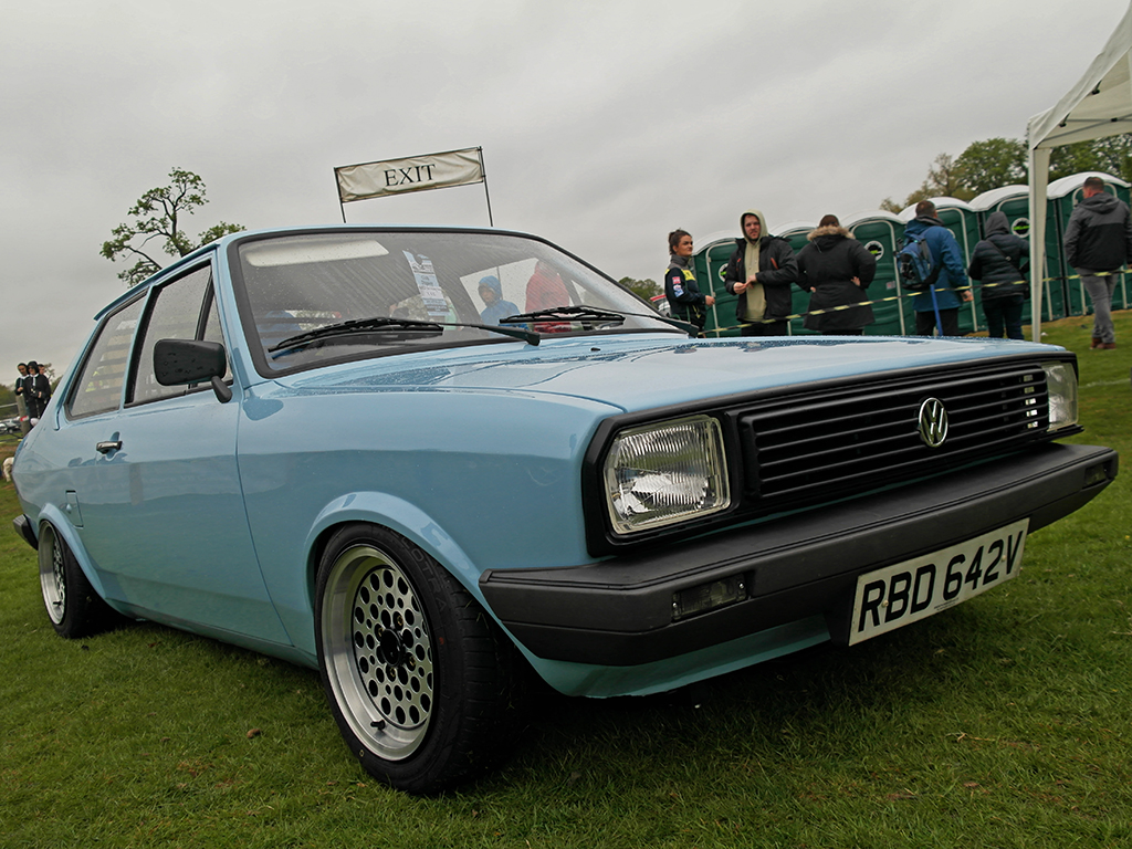 Polo saloon sister